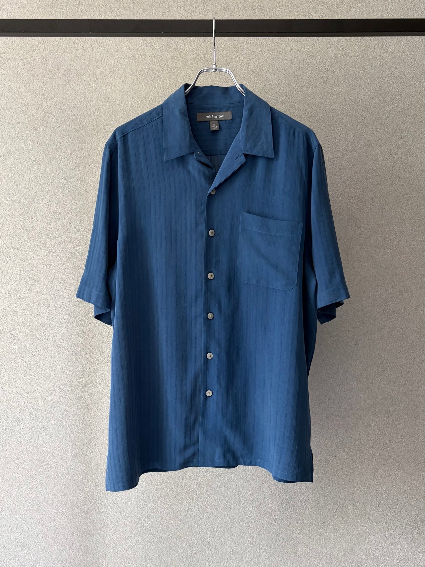 00's croft&barrow open collar silk shirt