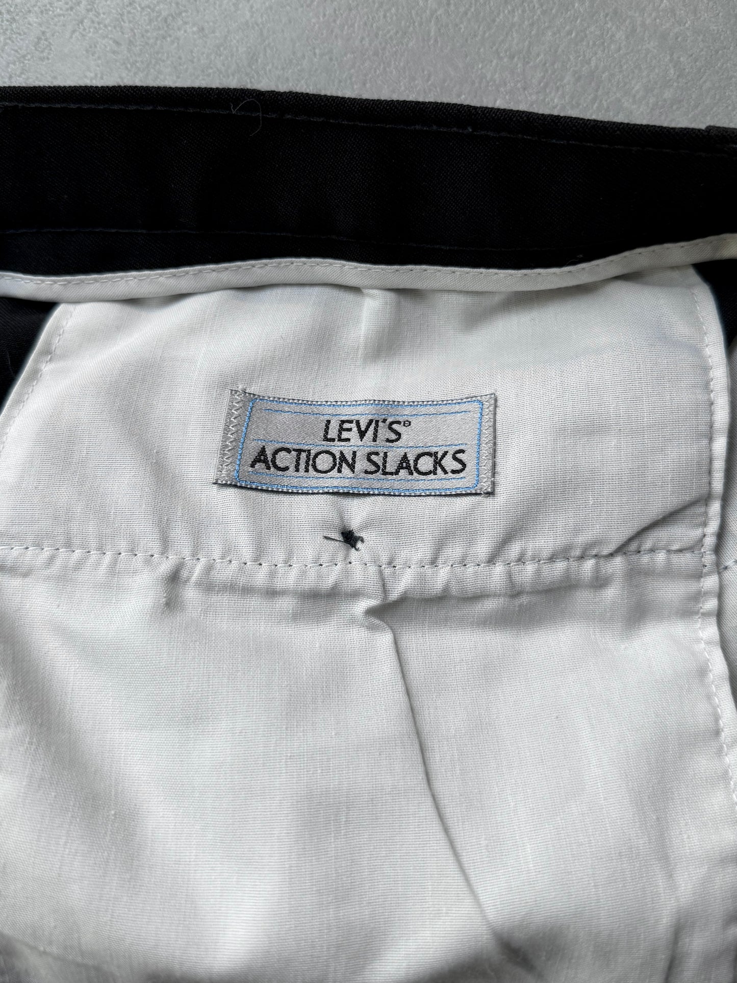 90's Levi's action slacks
