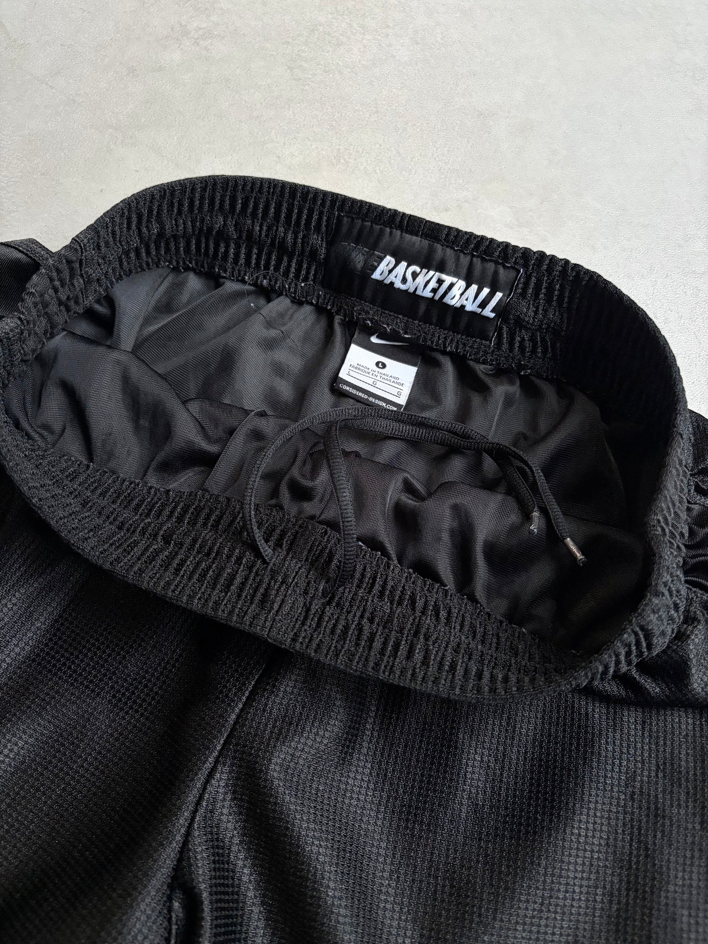 00's NIKE basketball shorts