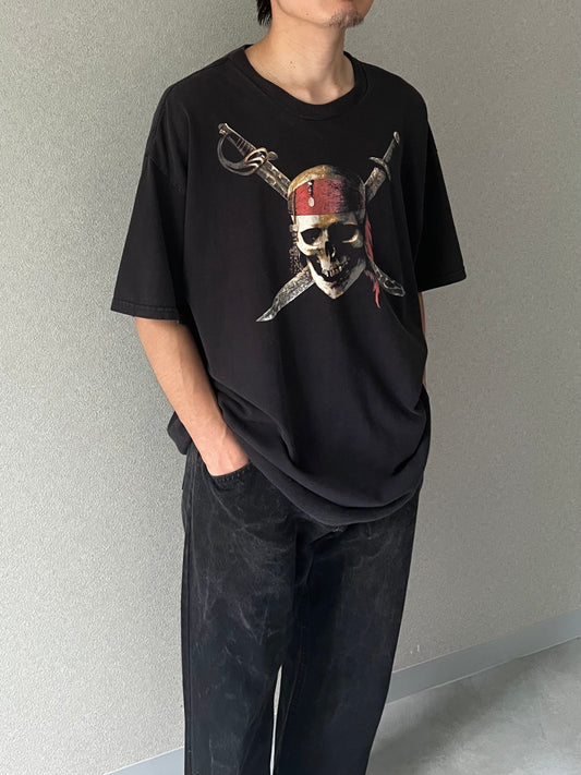 00's Disney PIRATES OF CARIBBEAN t-shirt