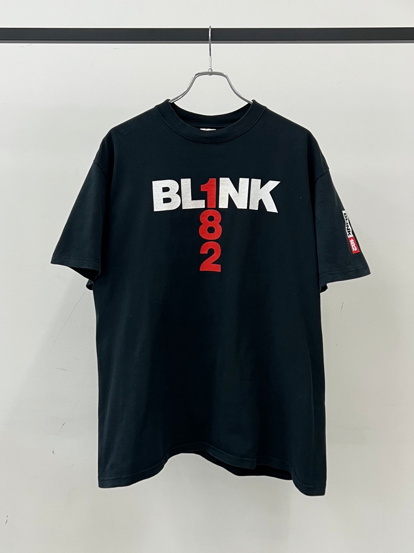 00's BLINK182 music t-shirt