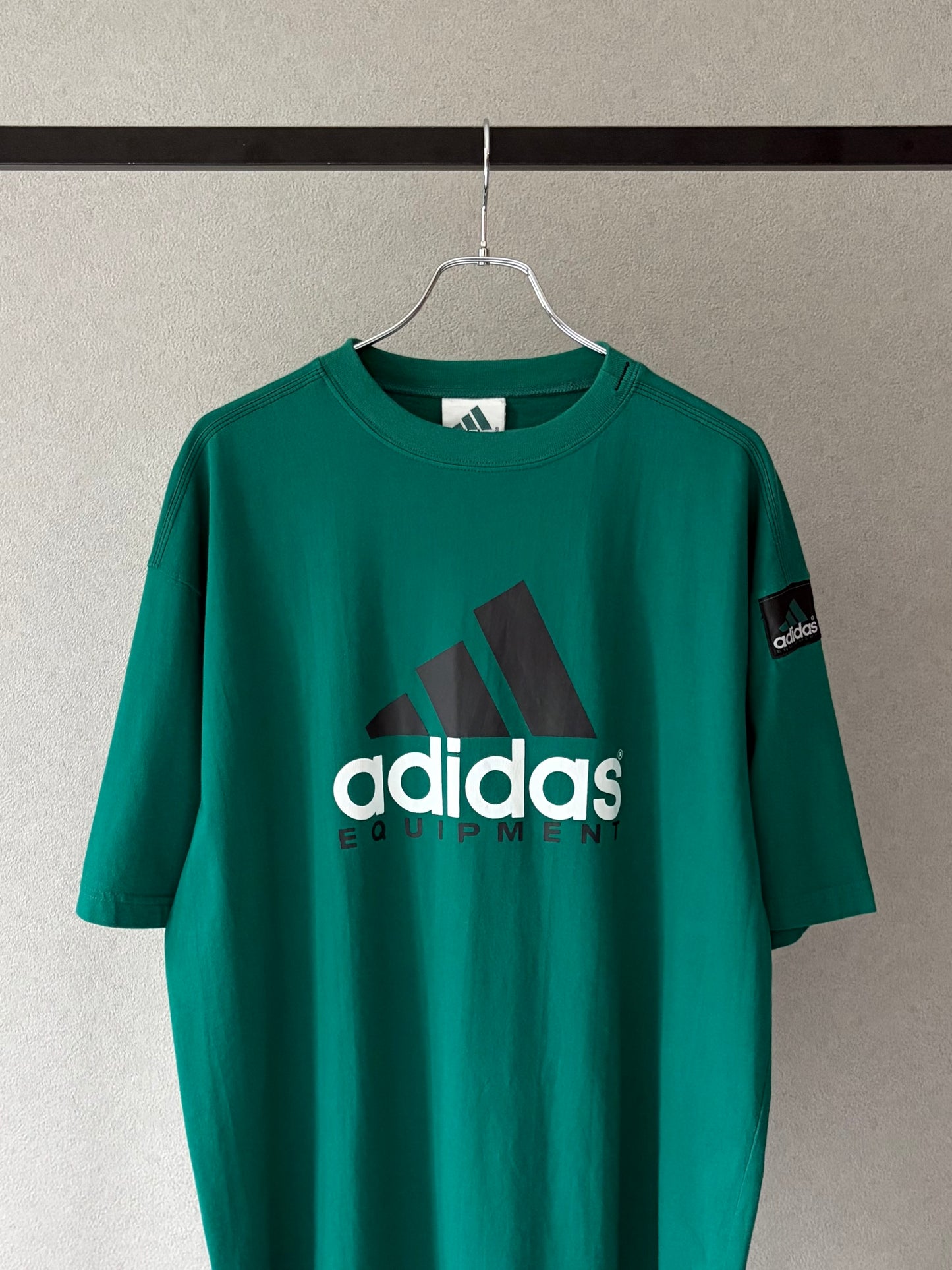 90's adidas Equipment print t-shirt