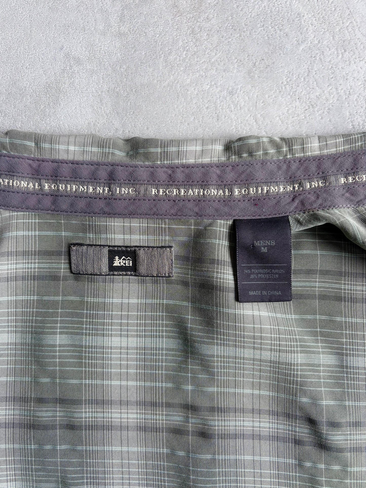 00's REI rayon shirt