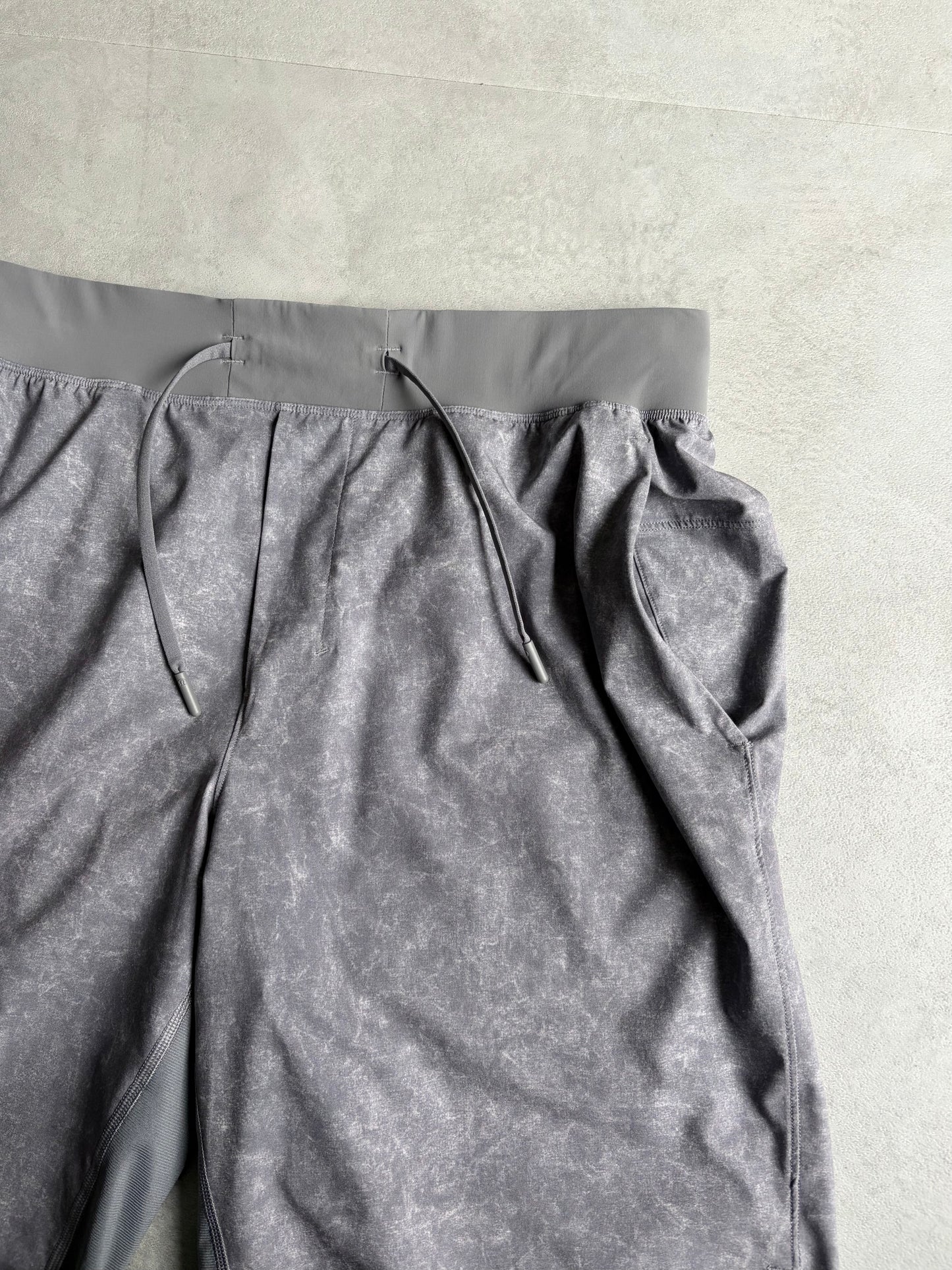 10's lululemon shorts