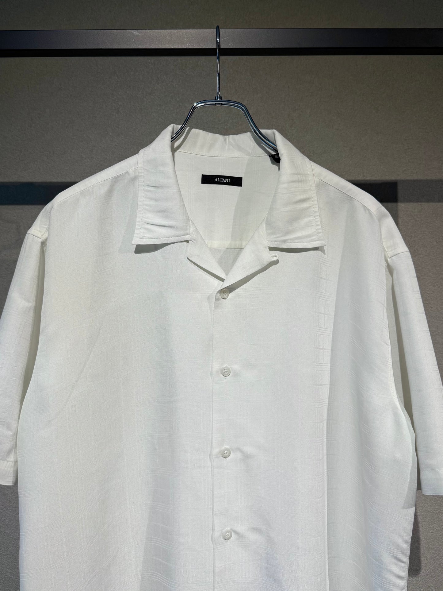 00's ALFANI open collar rayon shirt