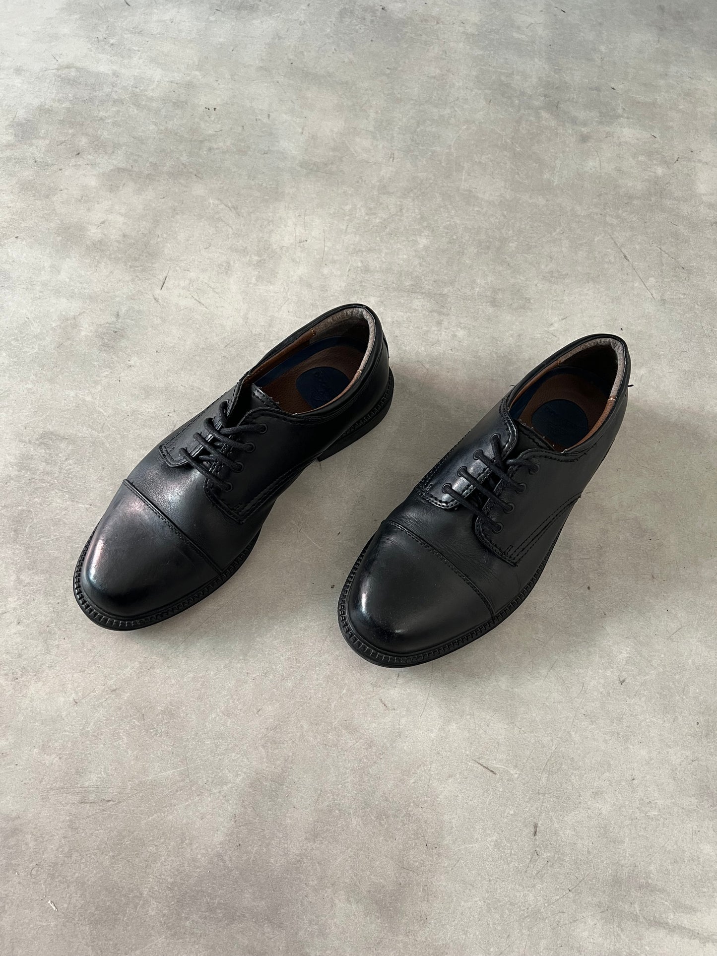 DOCKERS leather shoes