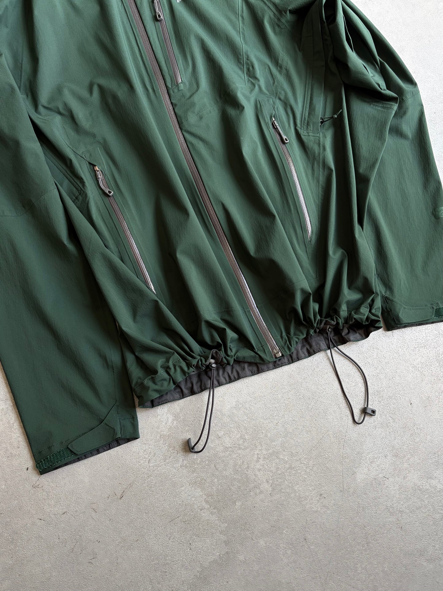 10's patagonia nylon jacket
