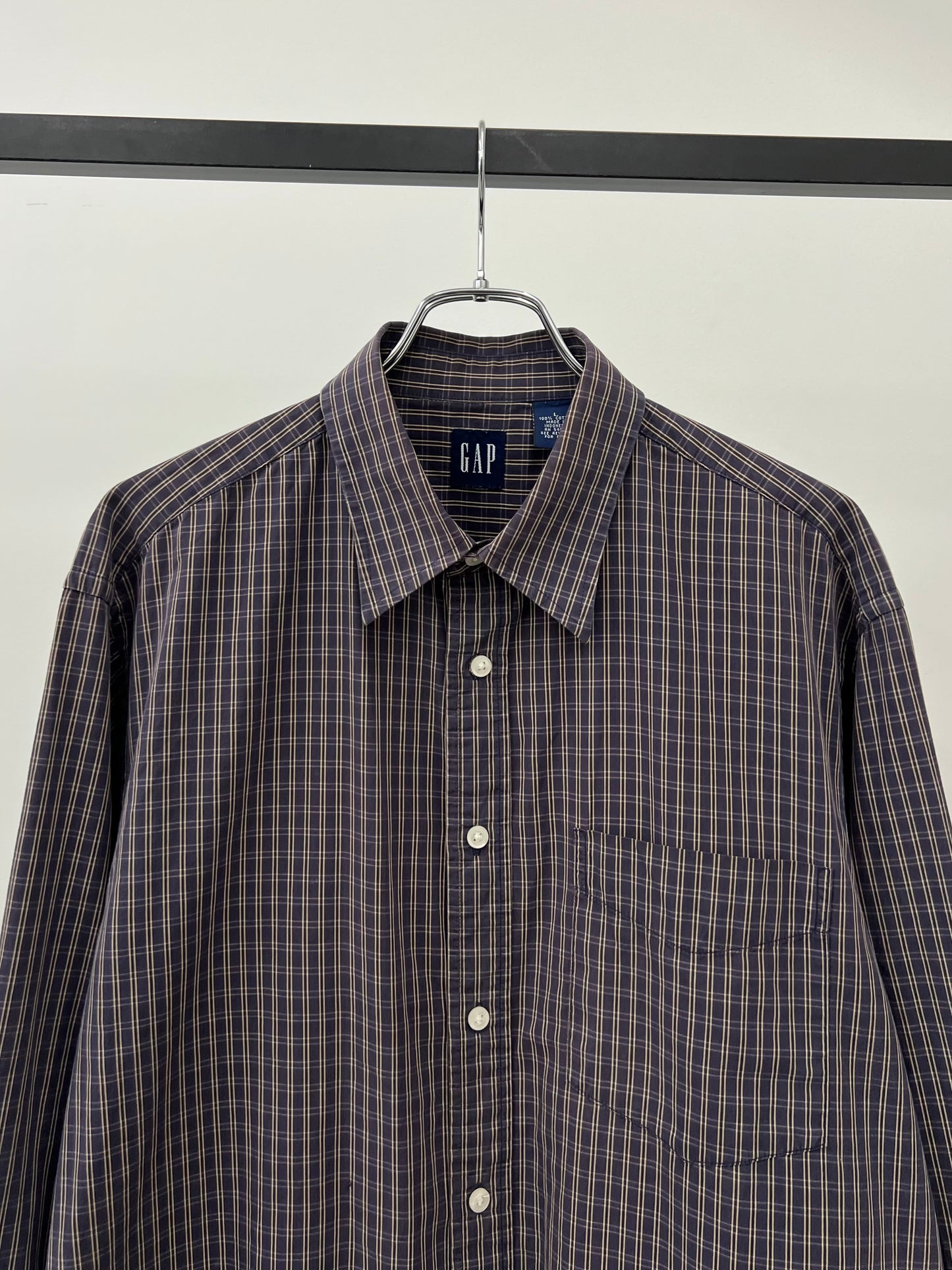 00's GAP shirt