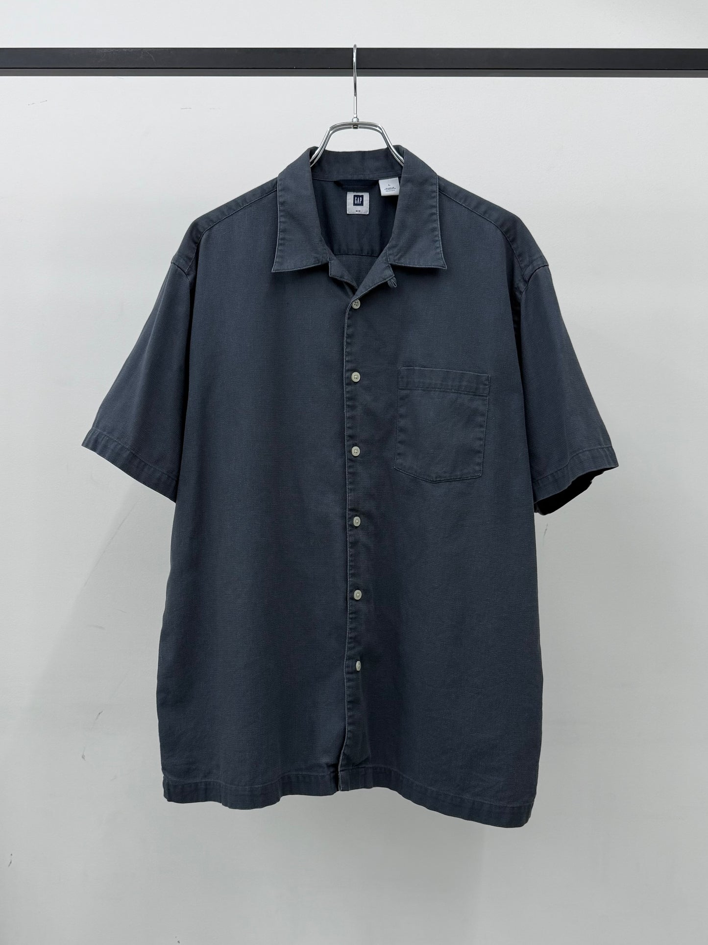 00's GAP open collar shirt