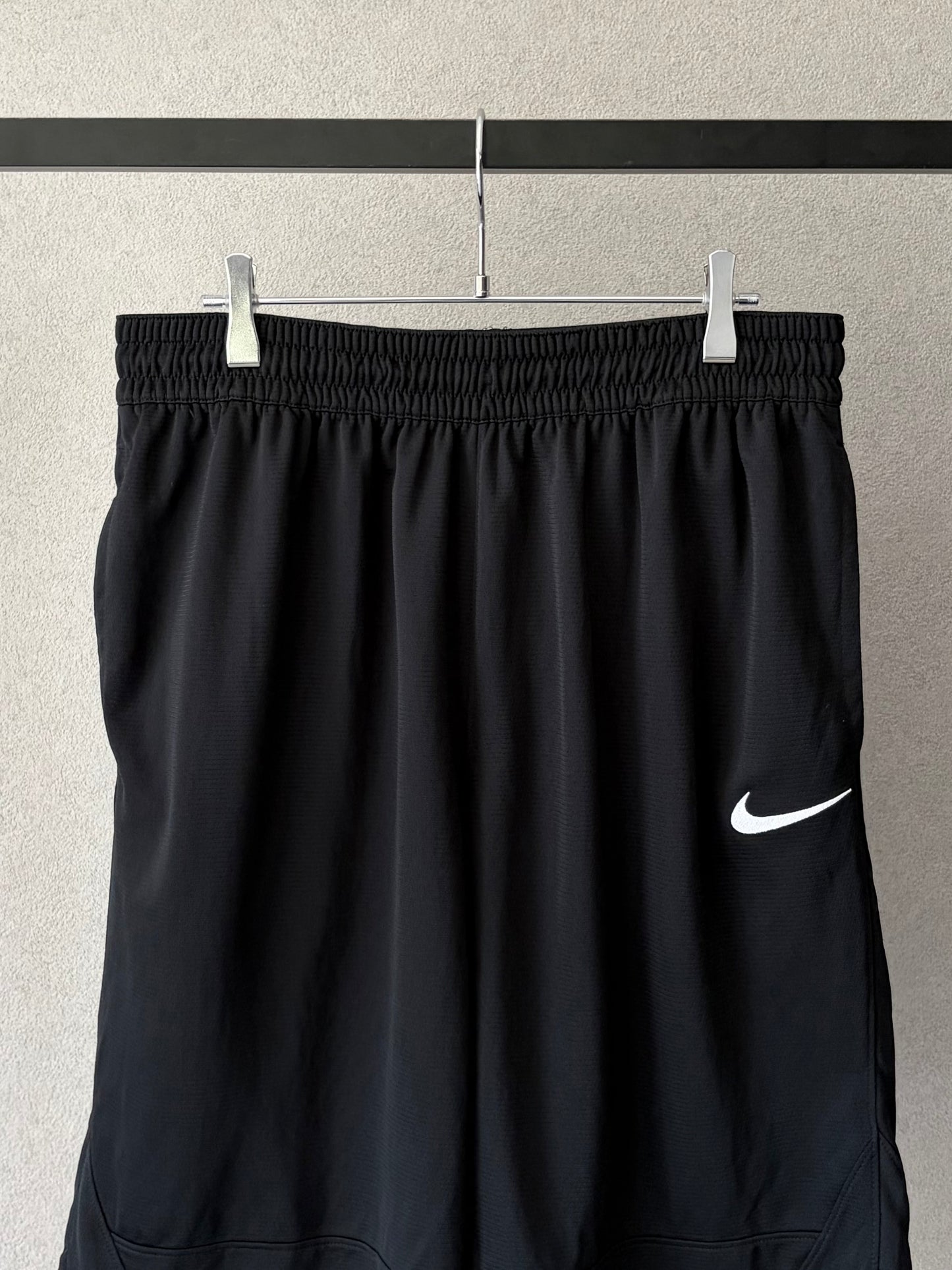 00's NIKE basketball shorts