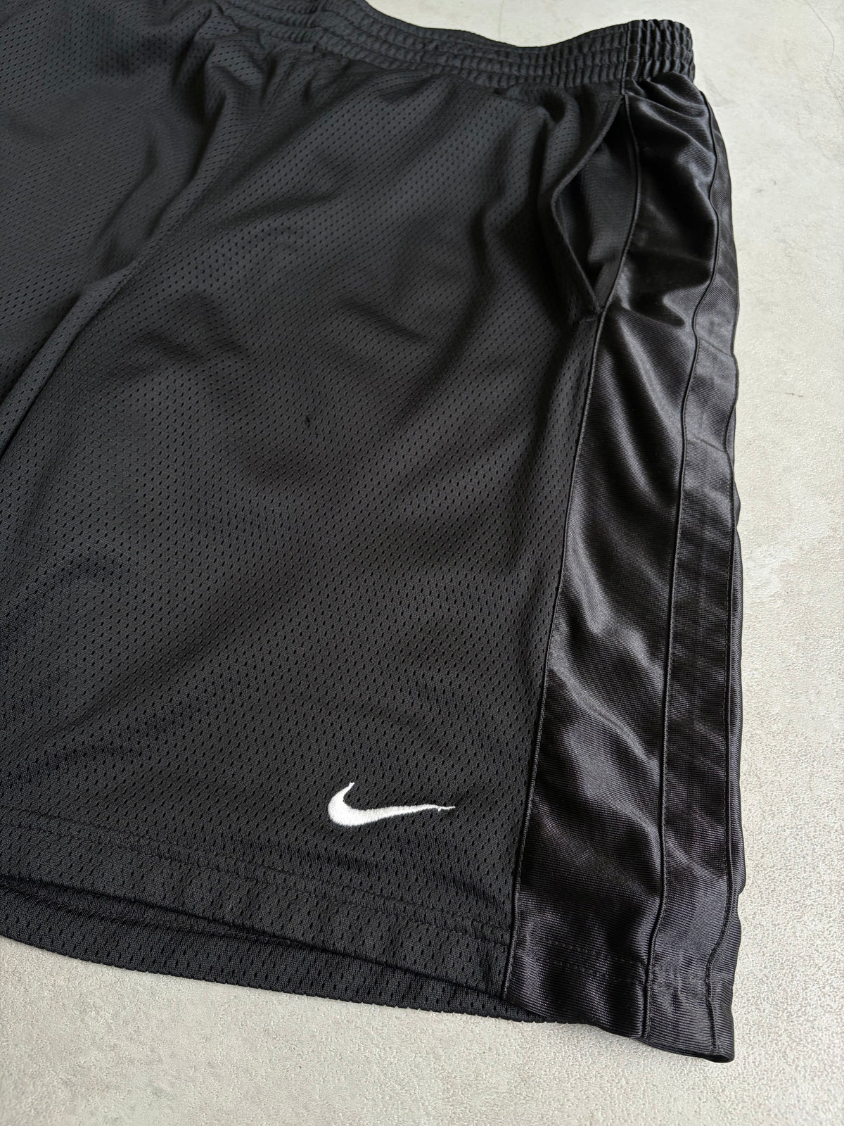 00's NIKE basketball shorts
