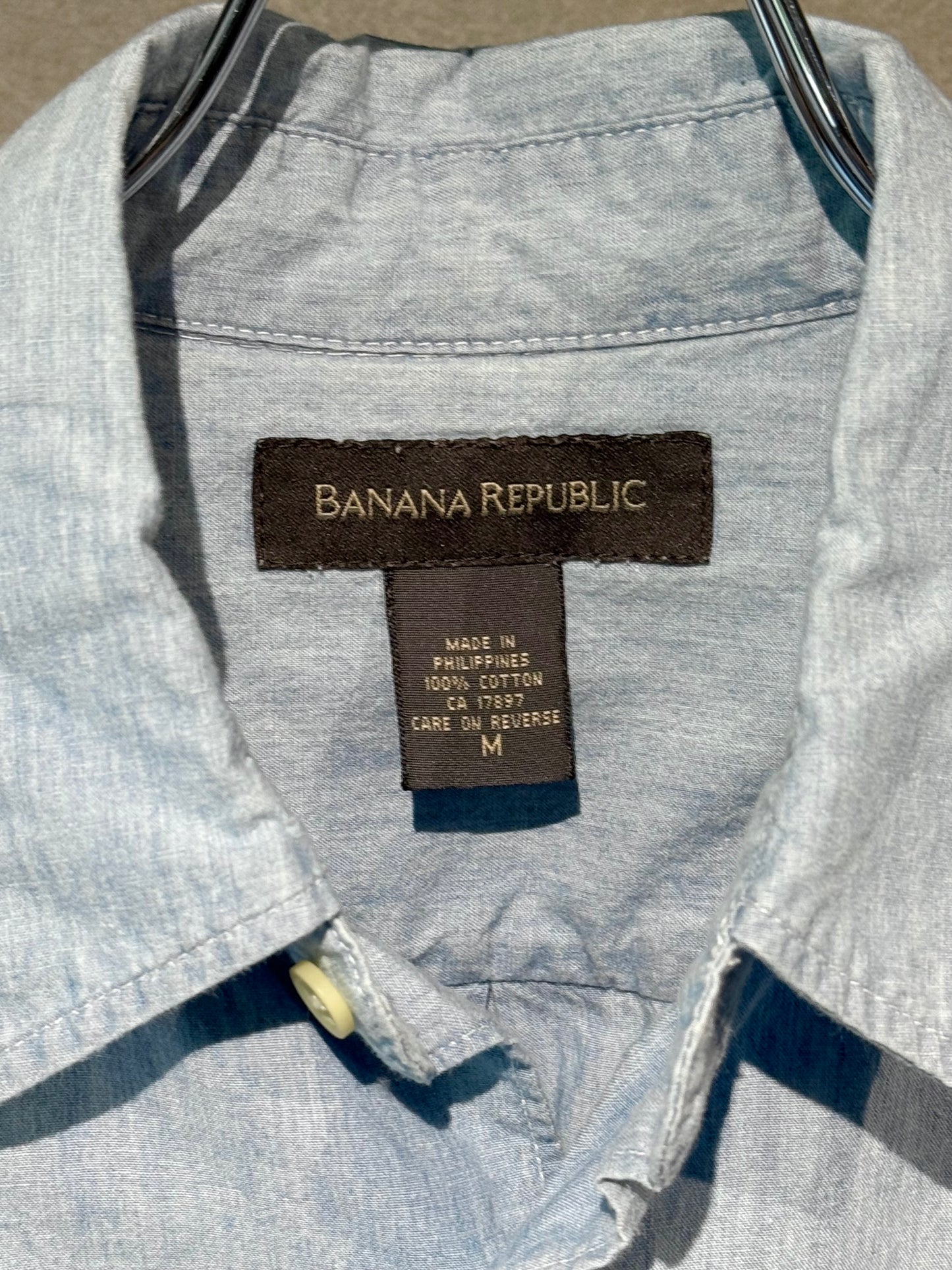 00's BANANA REPUBLIC chambray shirt