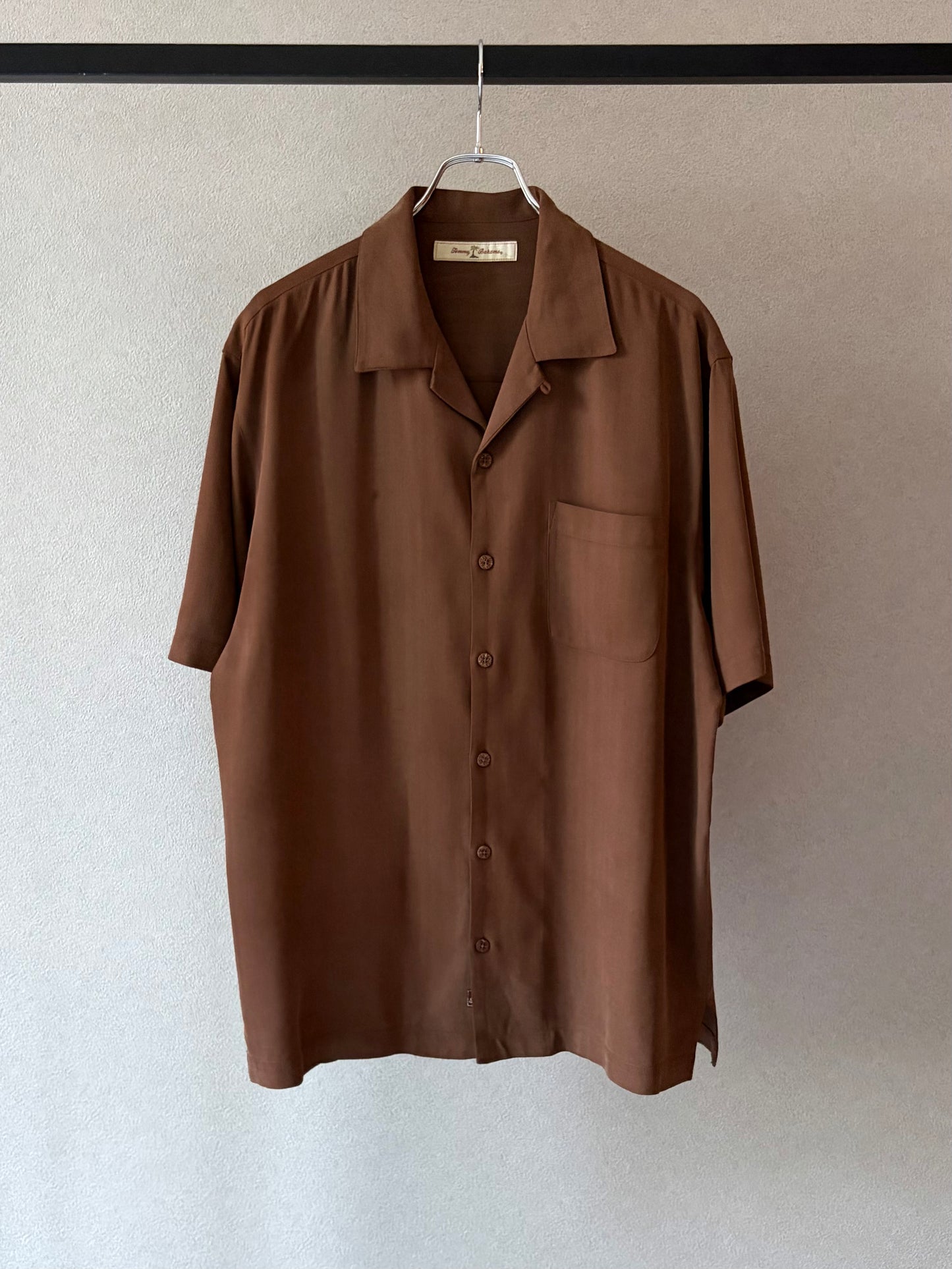 00's Tommy Bahama open collar silk shirt