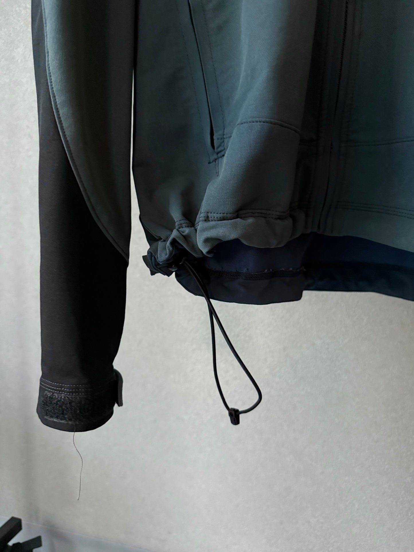 00's MOUNTAIN HARDWEAR softshell jacket