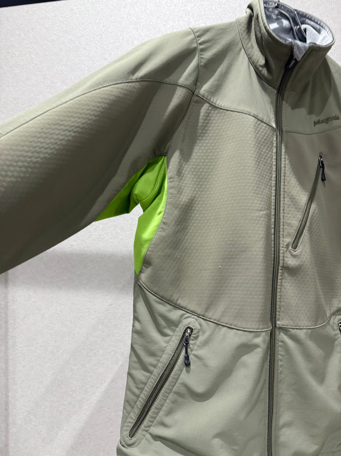 00's patagonia softshell jacket