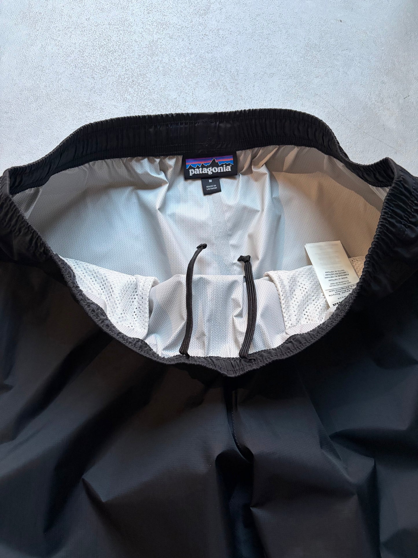 10's Patagonia nylon pants