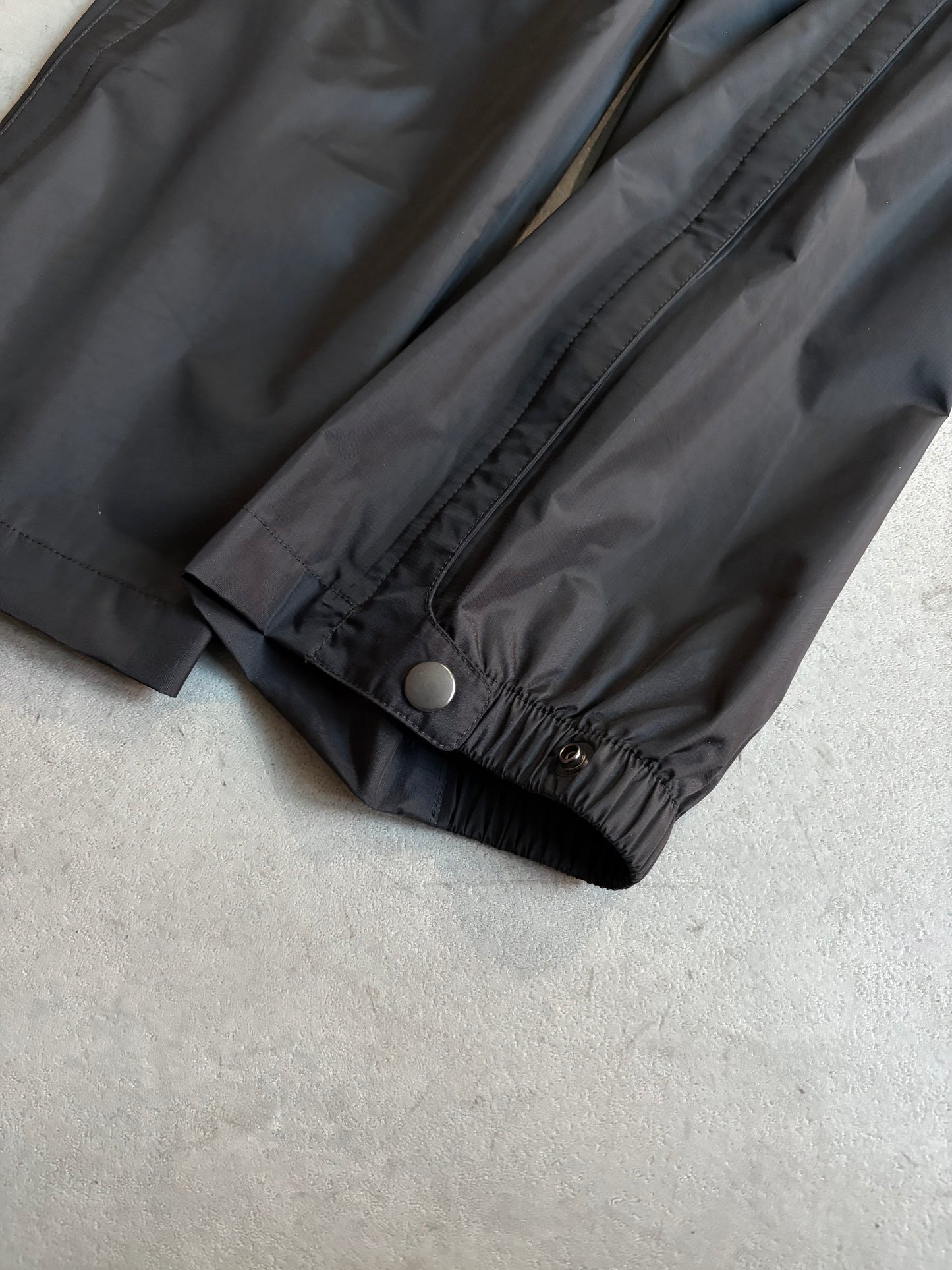 10's Patagonia nylon pants
