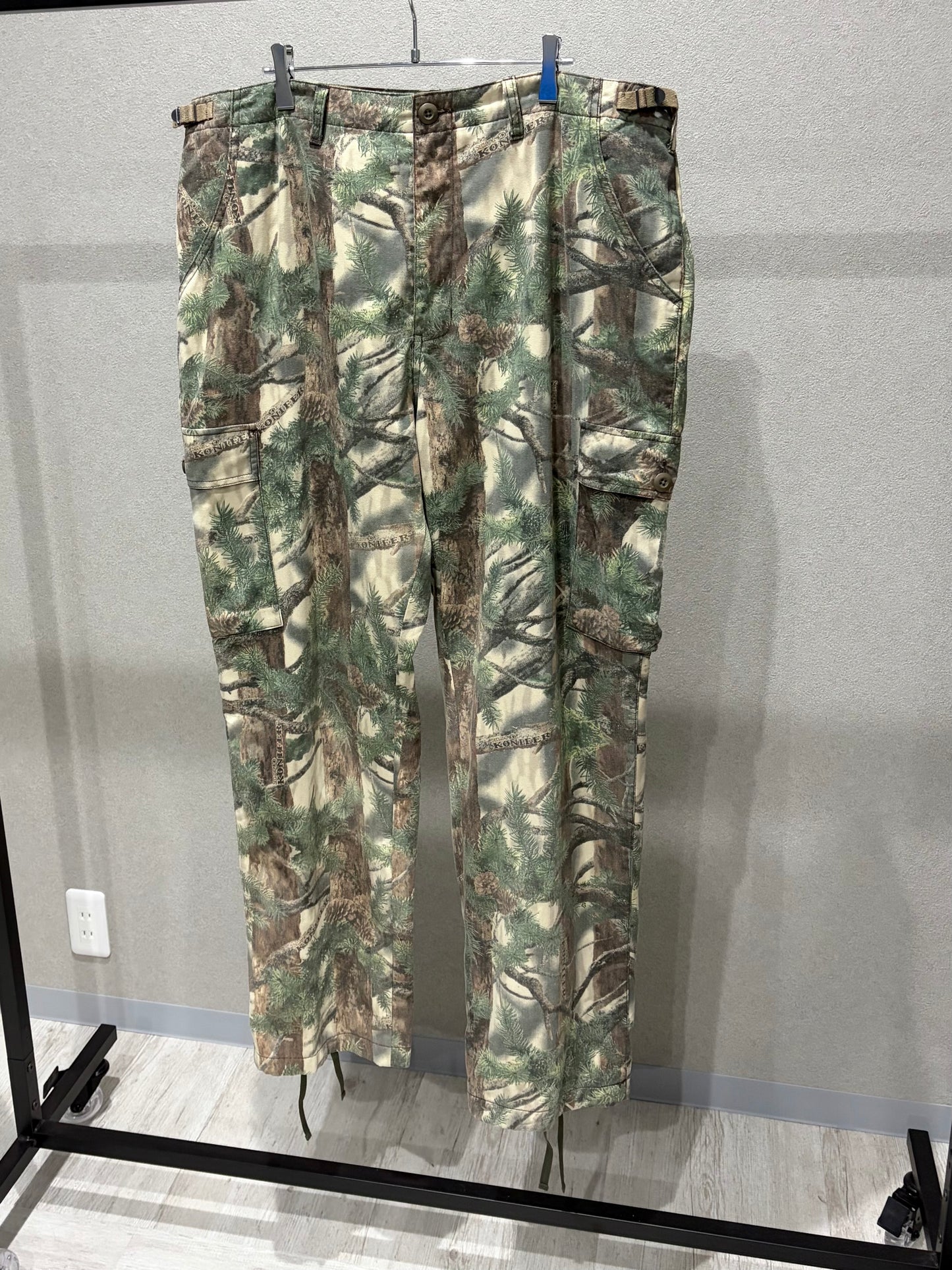 90's Cabela’s camouflage cargo pants