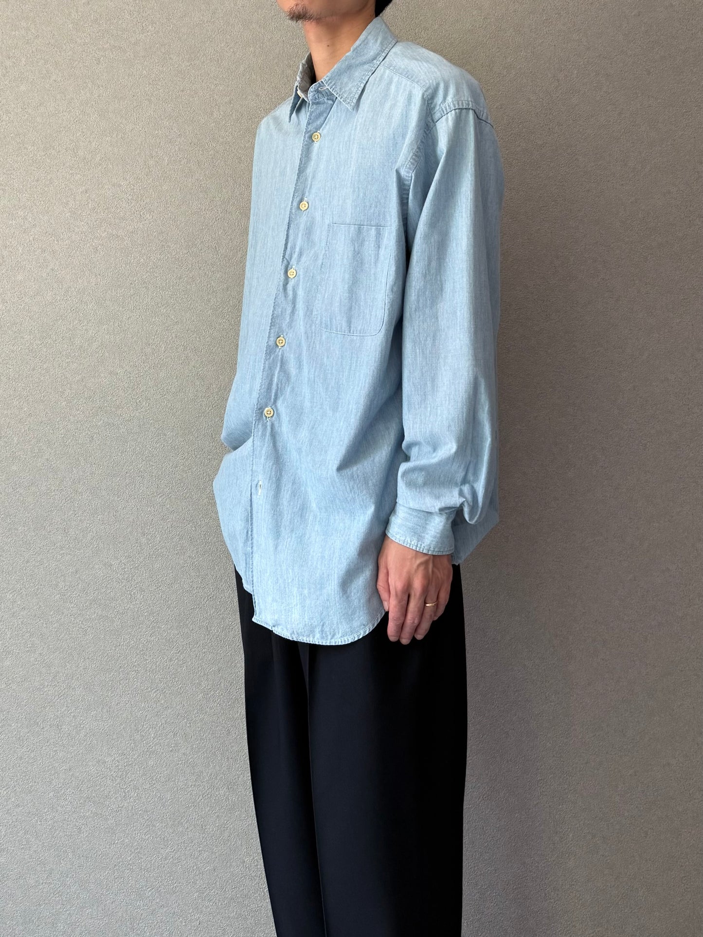 00's BANANA REPUBLIC chambray shirt