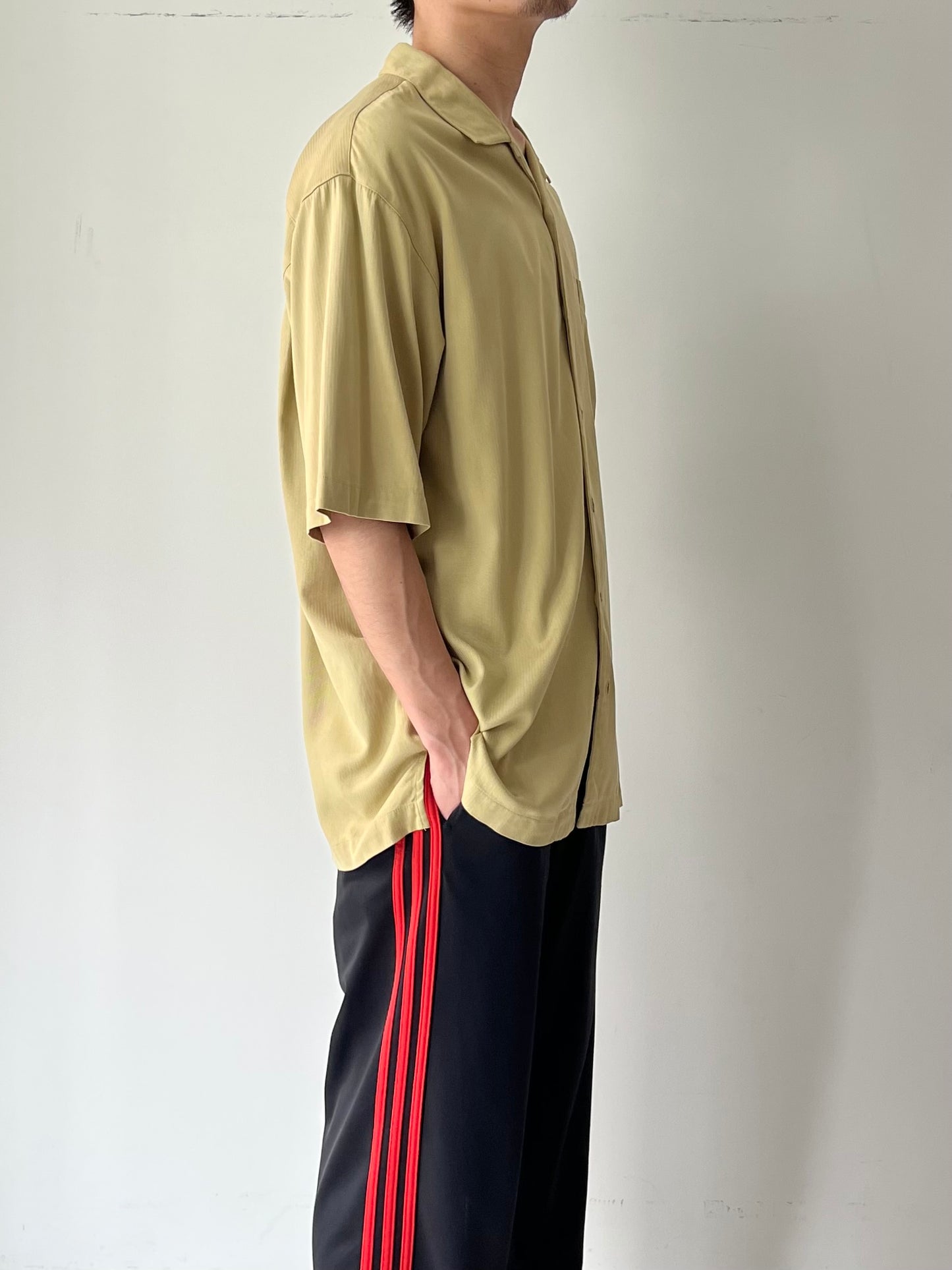 00's Tommy Bahama open collar silk shirt