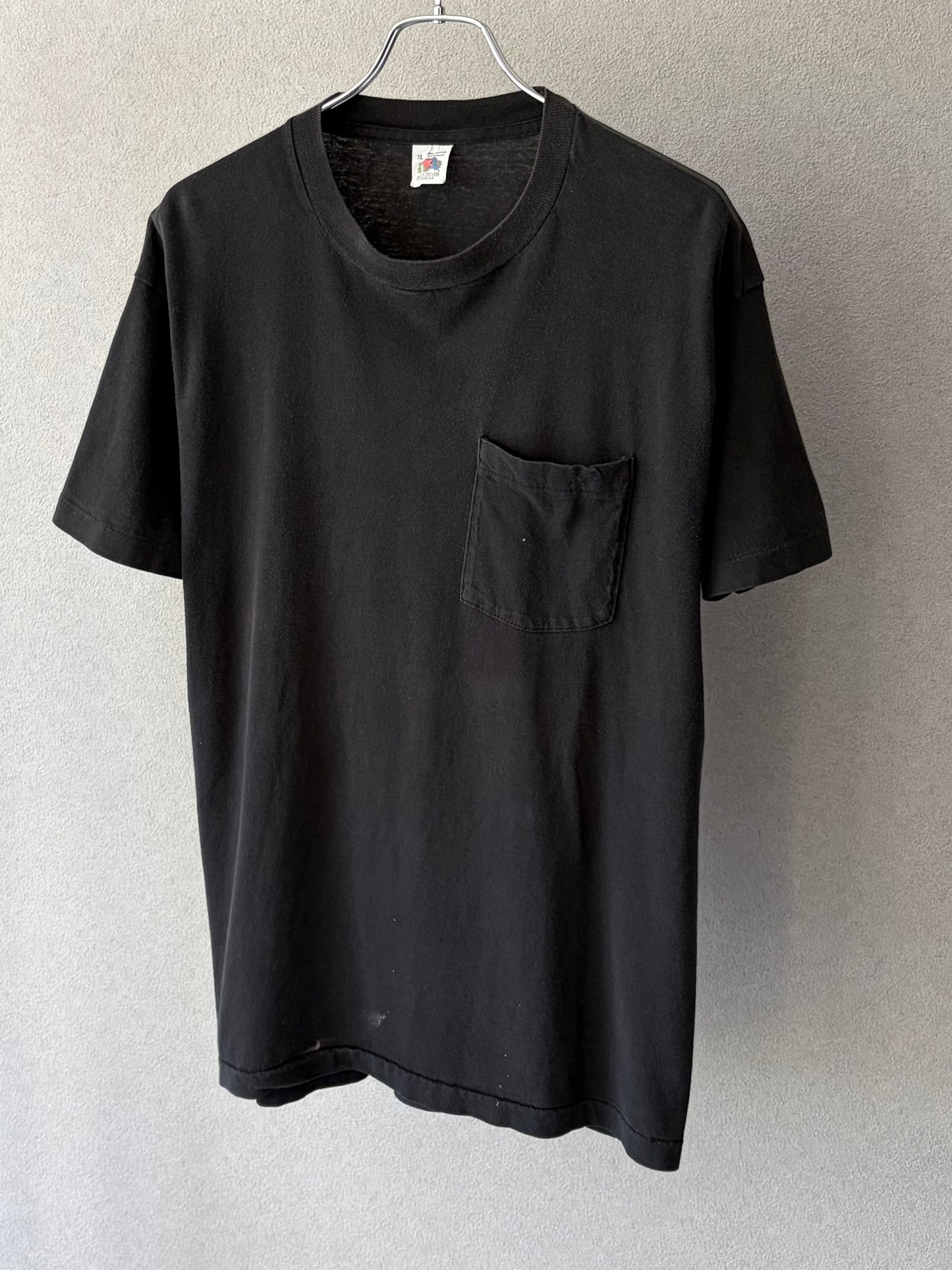 80's FRUIT OF THE LOOM pocket t-shirt "Made in USA"