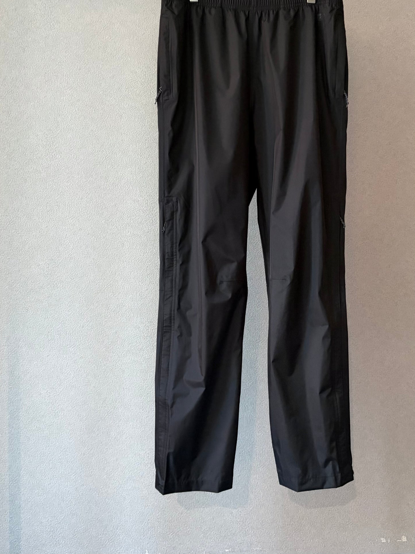10's Patagonia nylon pants