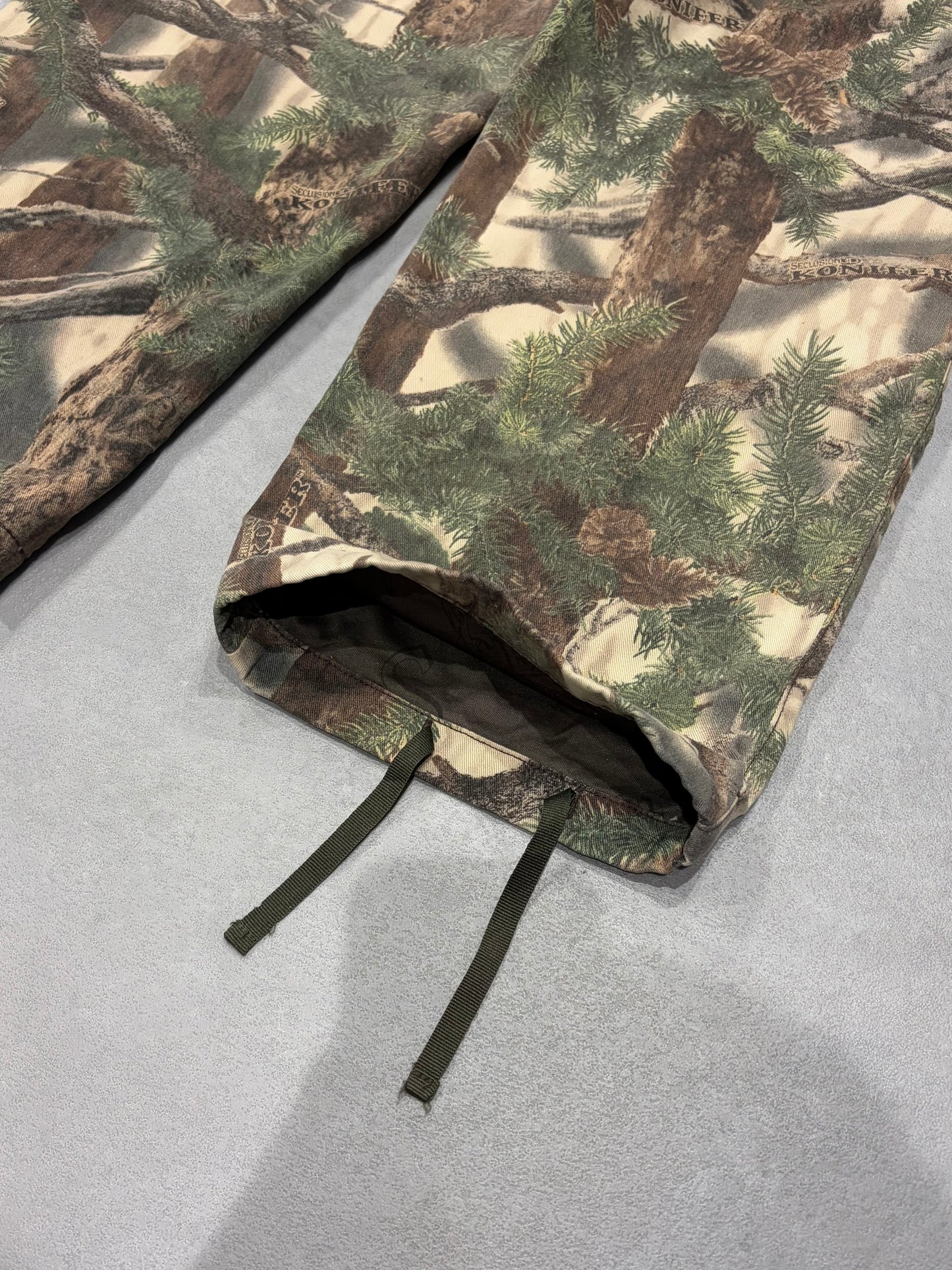 90's Cabela’s camouflage cargo pants