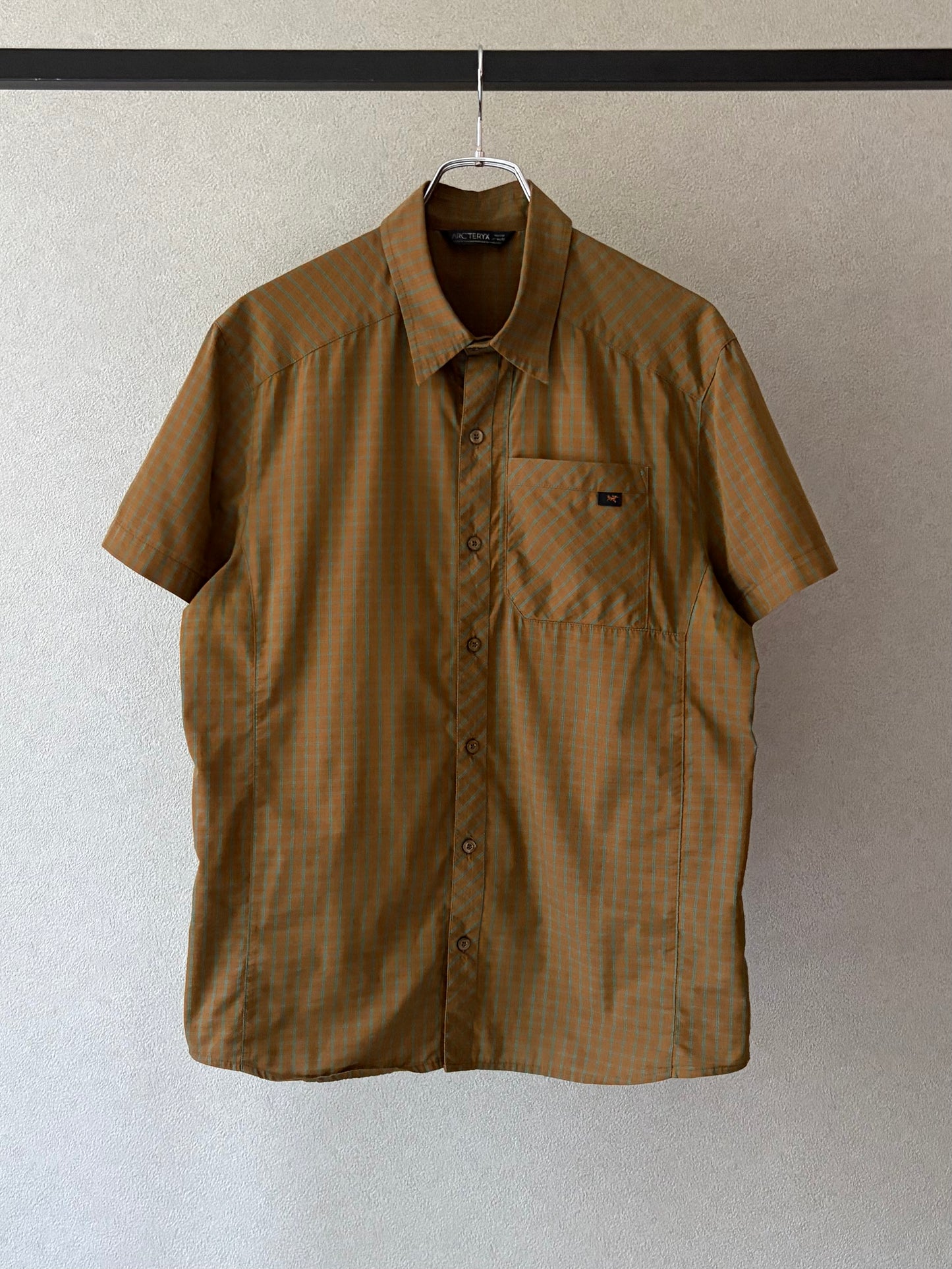 10's ARC'TERYX shirt