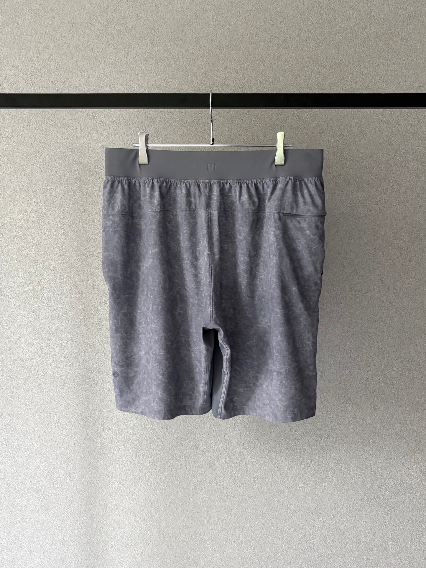 10's lululemon shorts