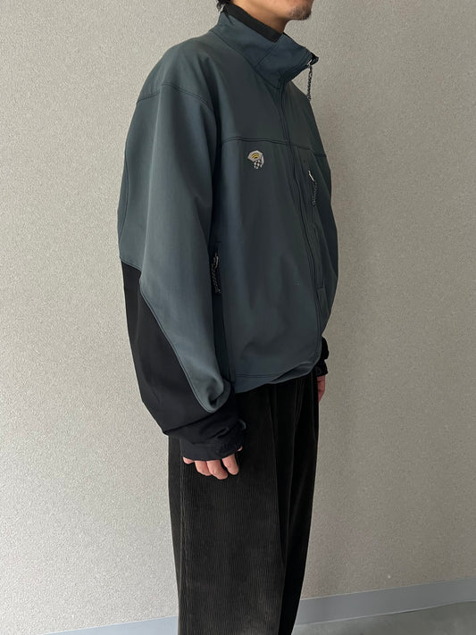 00's MOUNTAIN HARDWEAR softshell jacket
