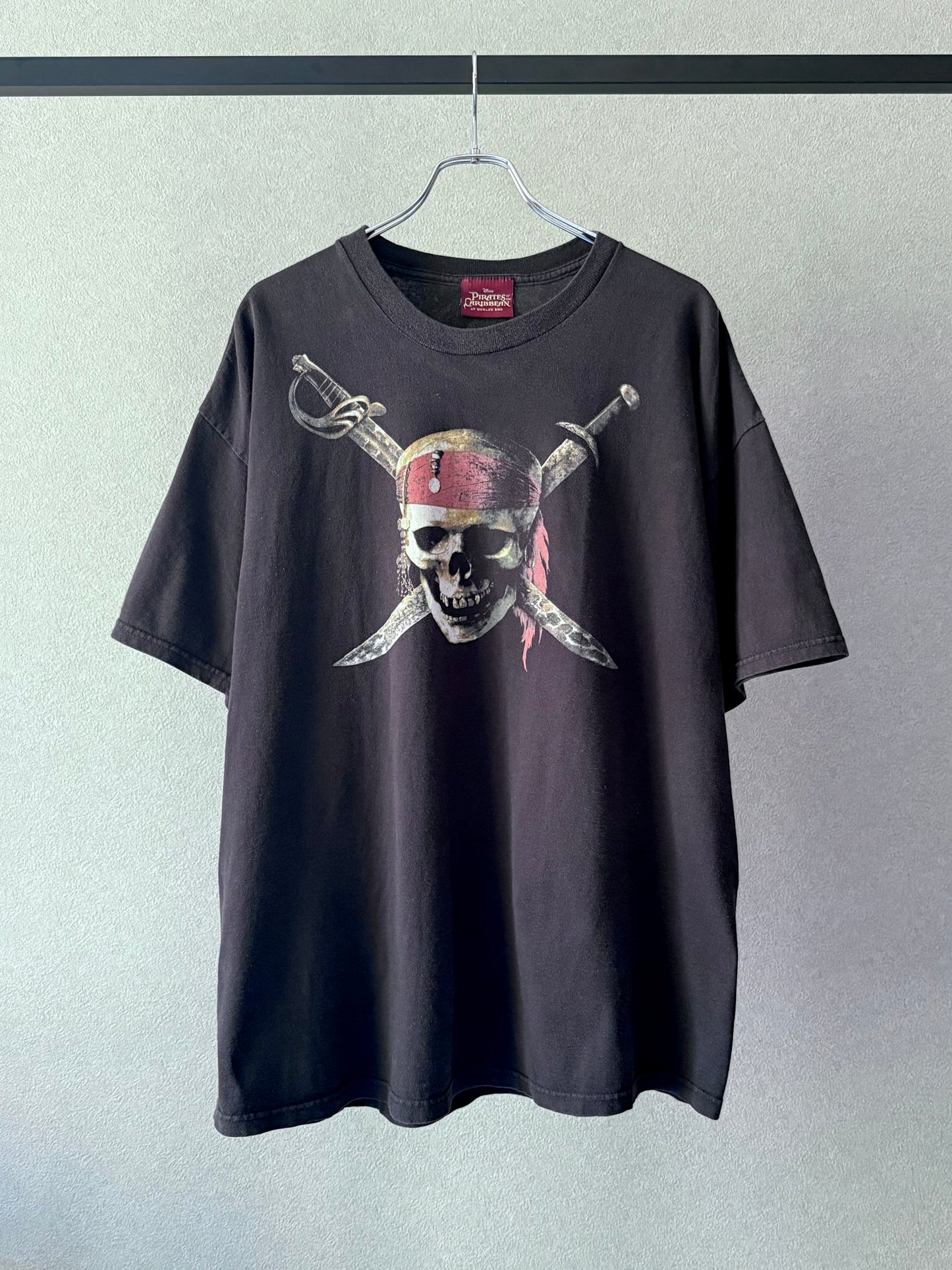 00's Disney PIRATES OF CARIBBEAN t-shirt