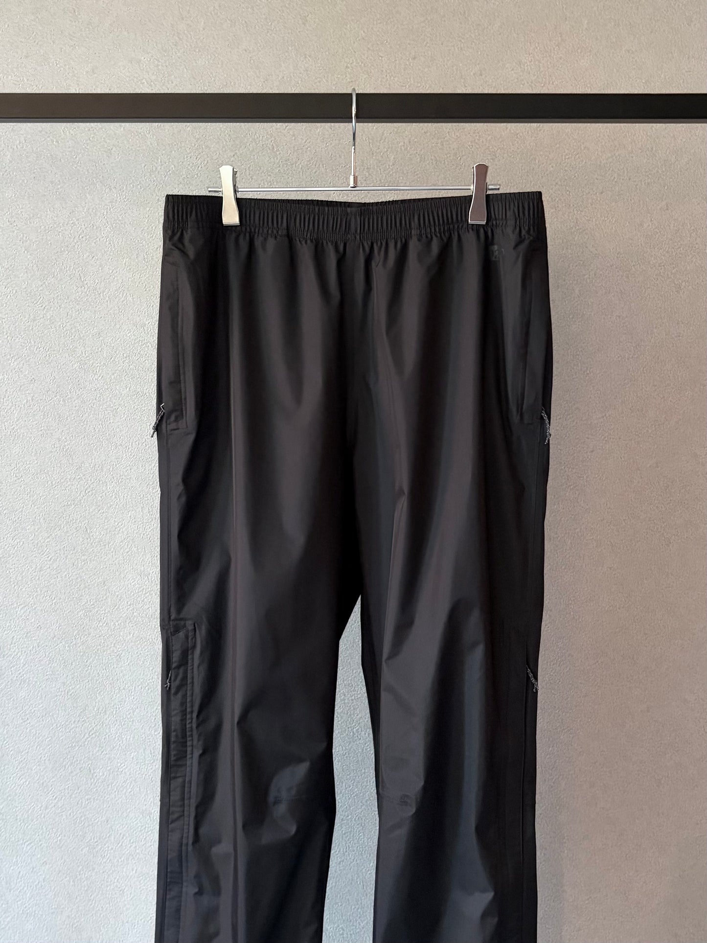 10's Patagonia nylon pants