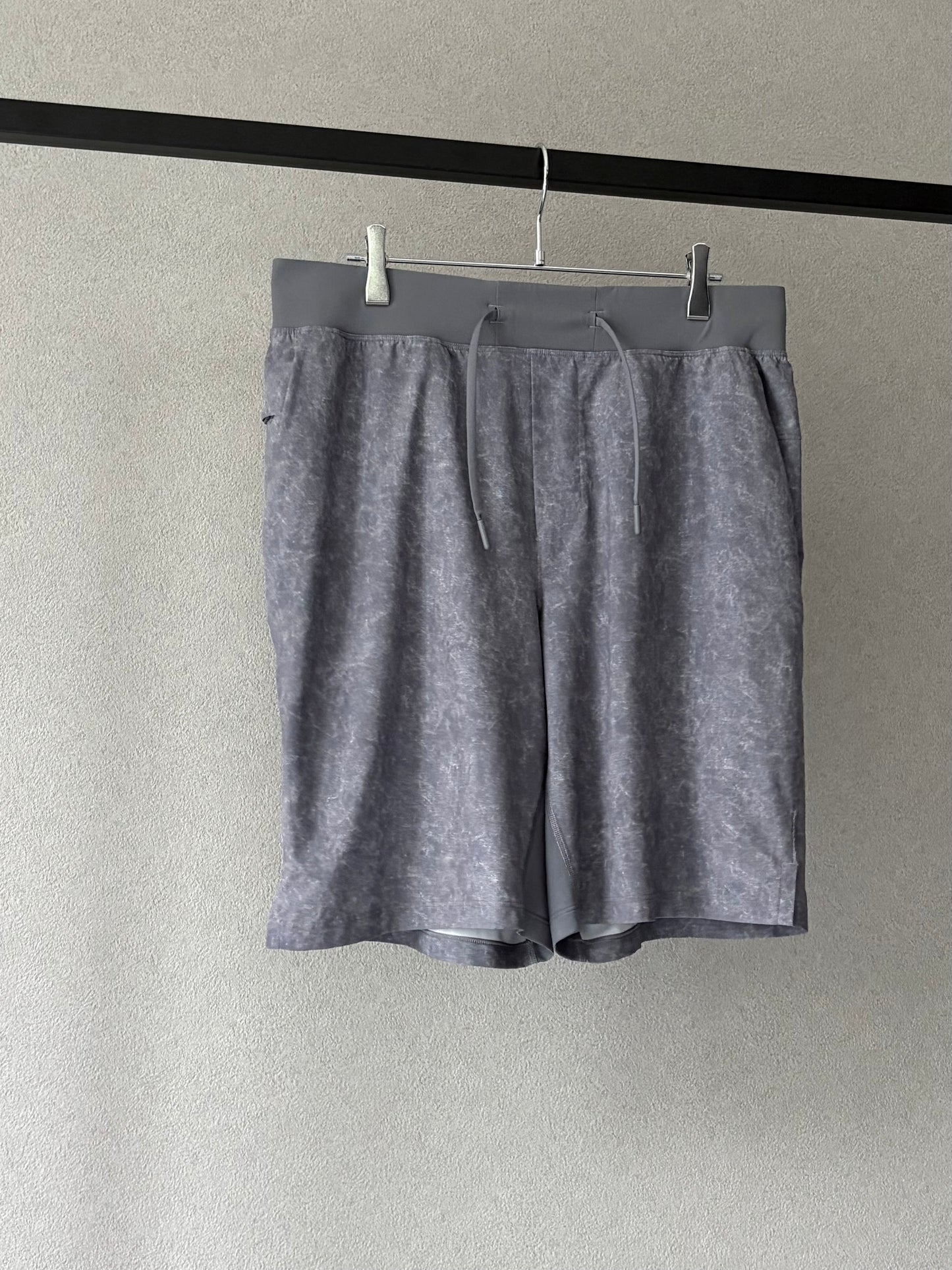 10's lululemon shorts