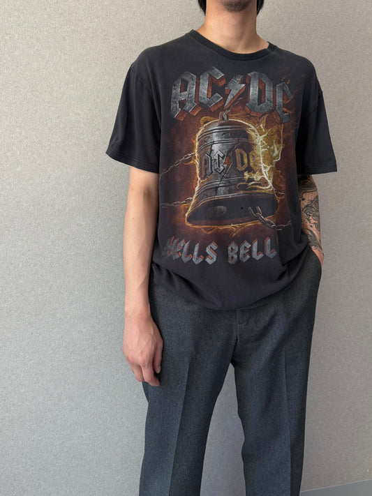 00's AC/DC music t-shirt "HELLS BELL"