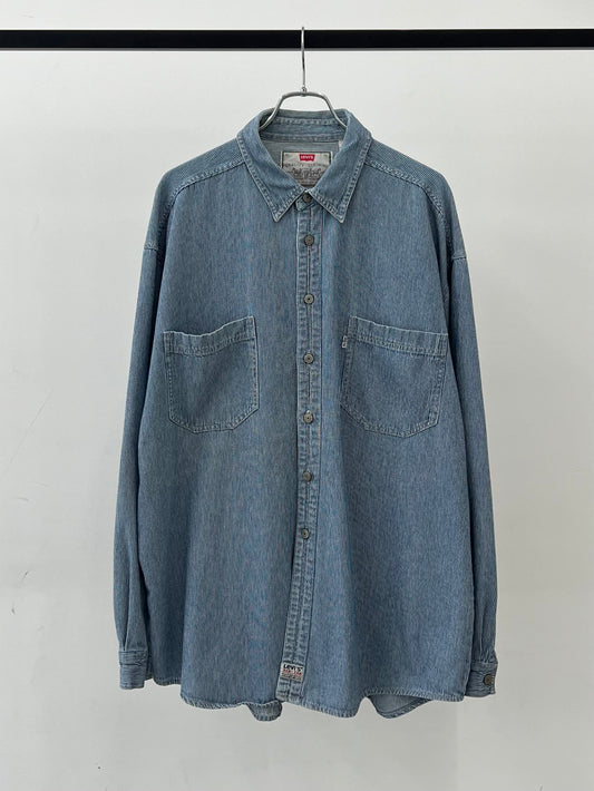90's Levi's denim shirt