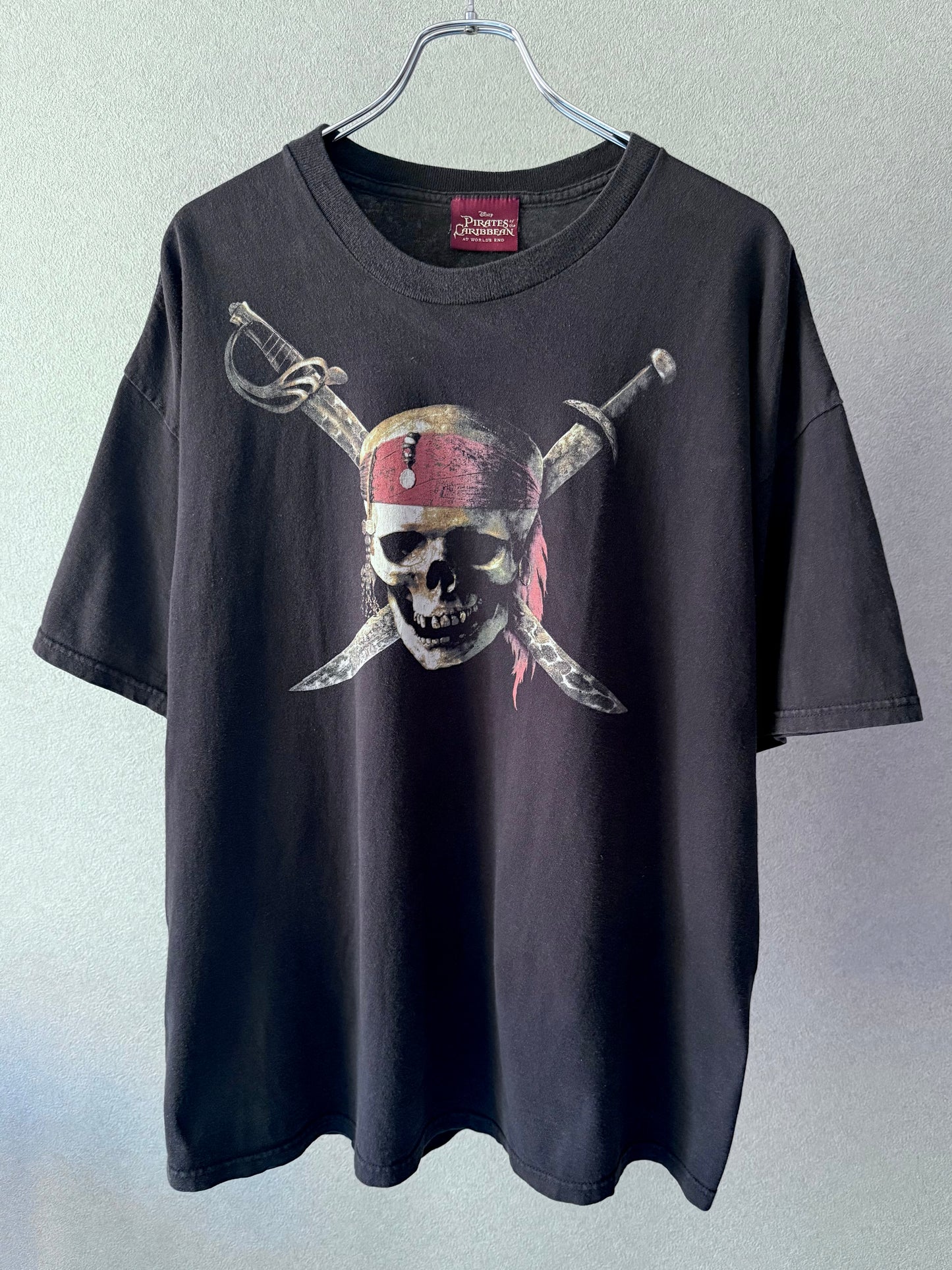 00's Disney PIRATES OF CARIBBEAN t-shirt