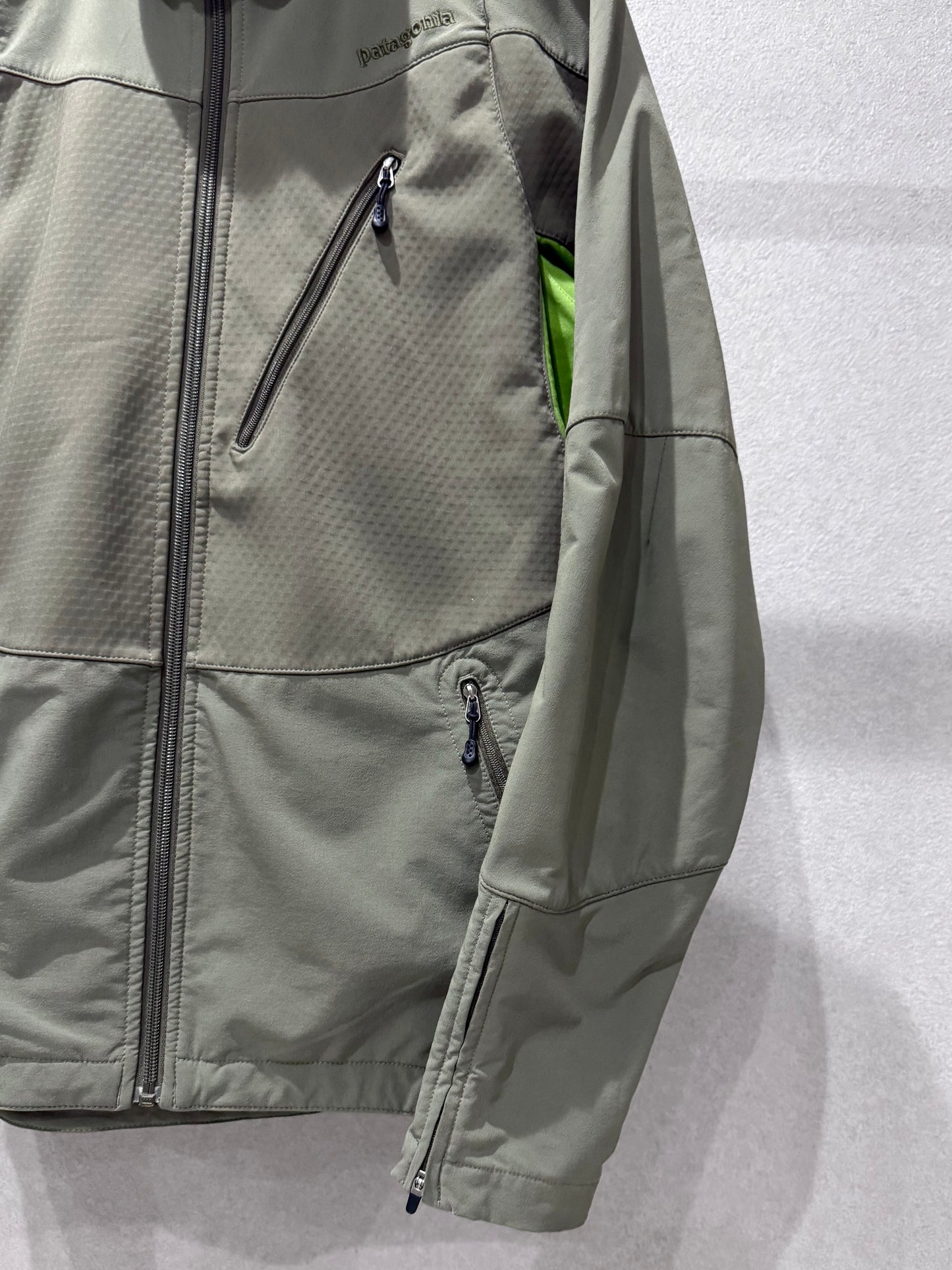 00's patagonia softshell jacket