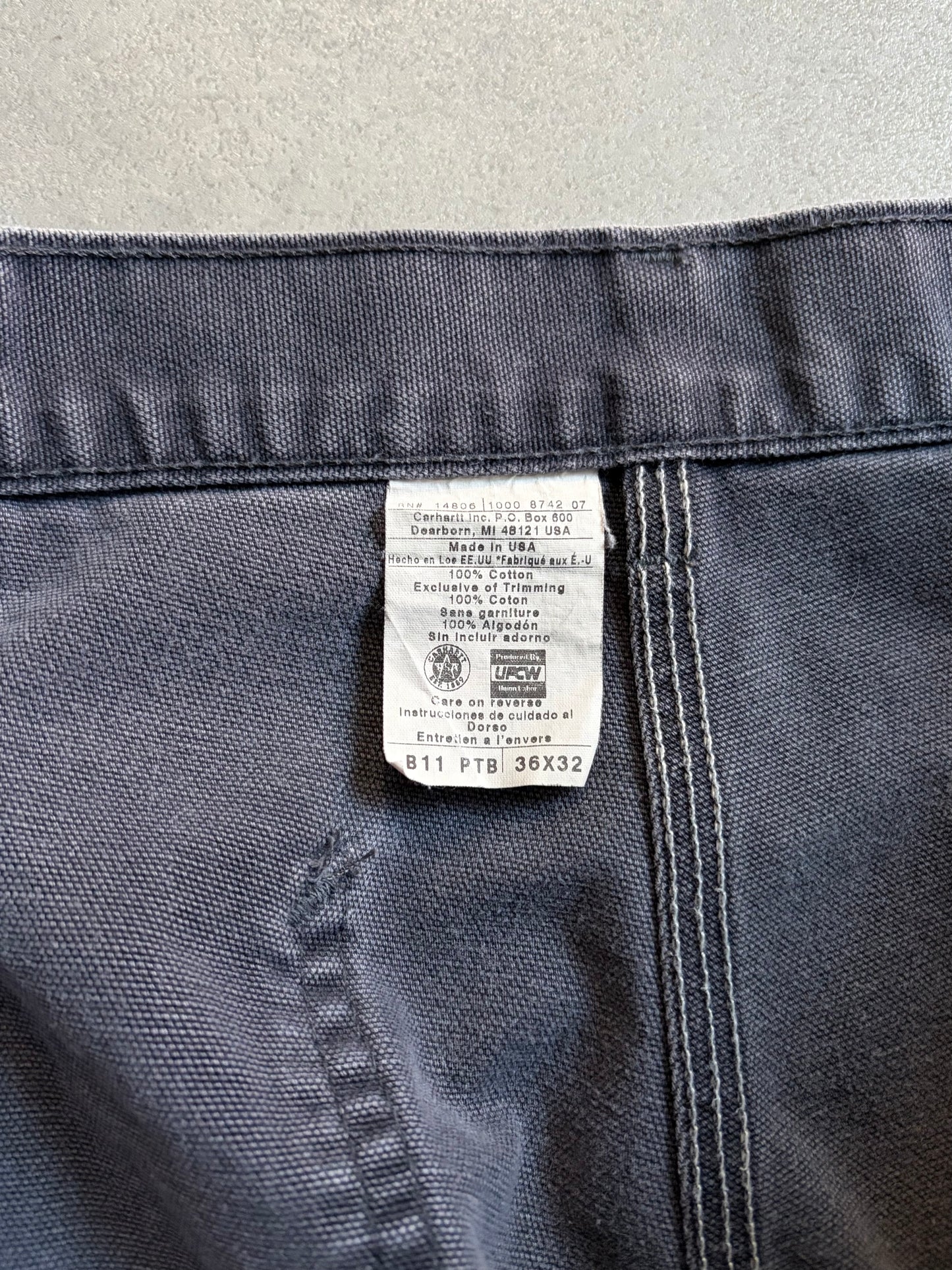 90's Carhartt work pants "Made in USA"