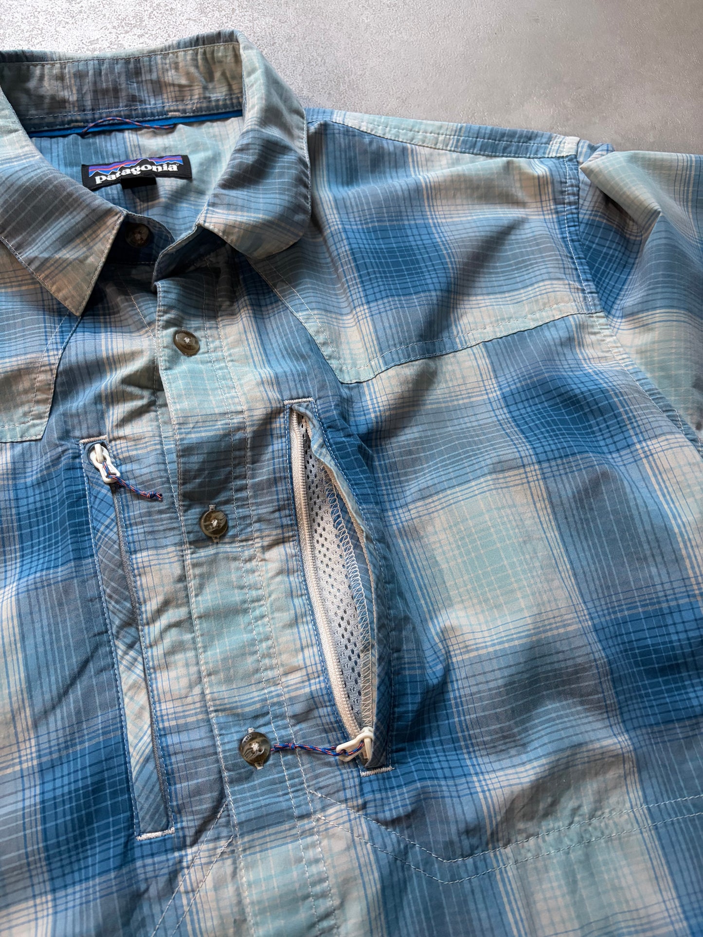 10's patagonia nylon shirt