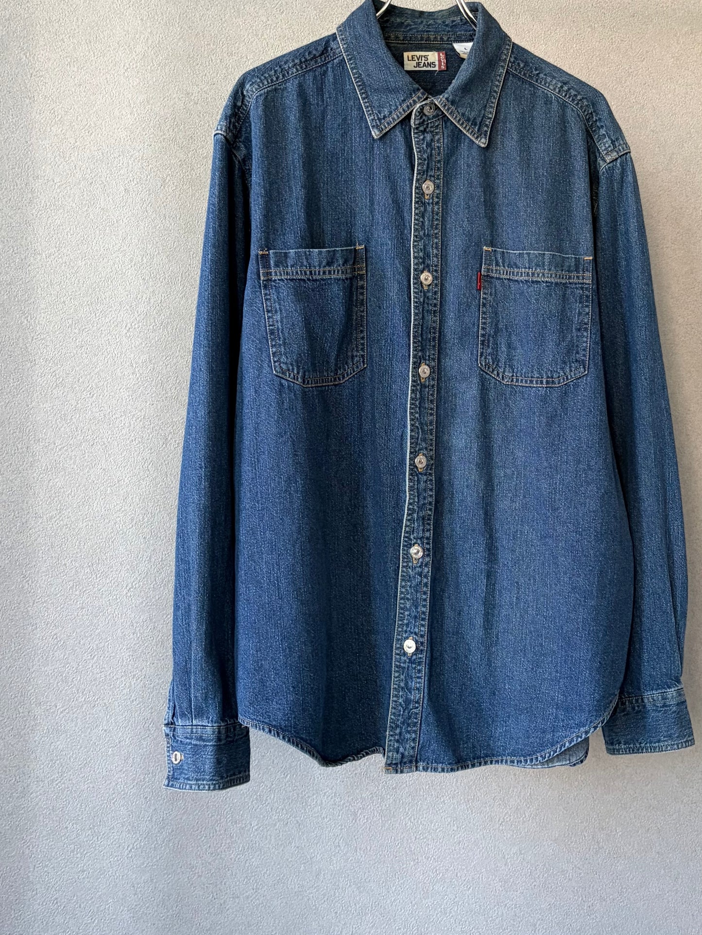 00's Levi's denim shirt