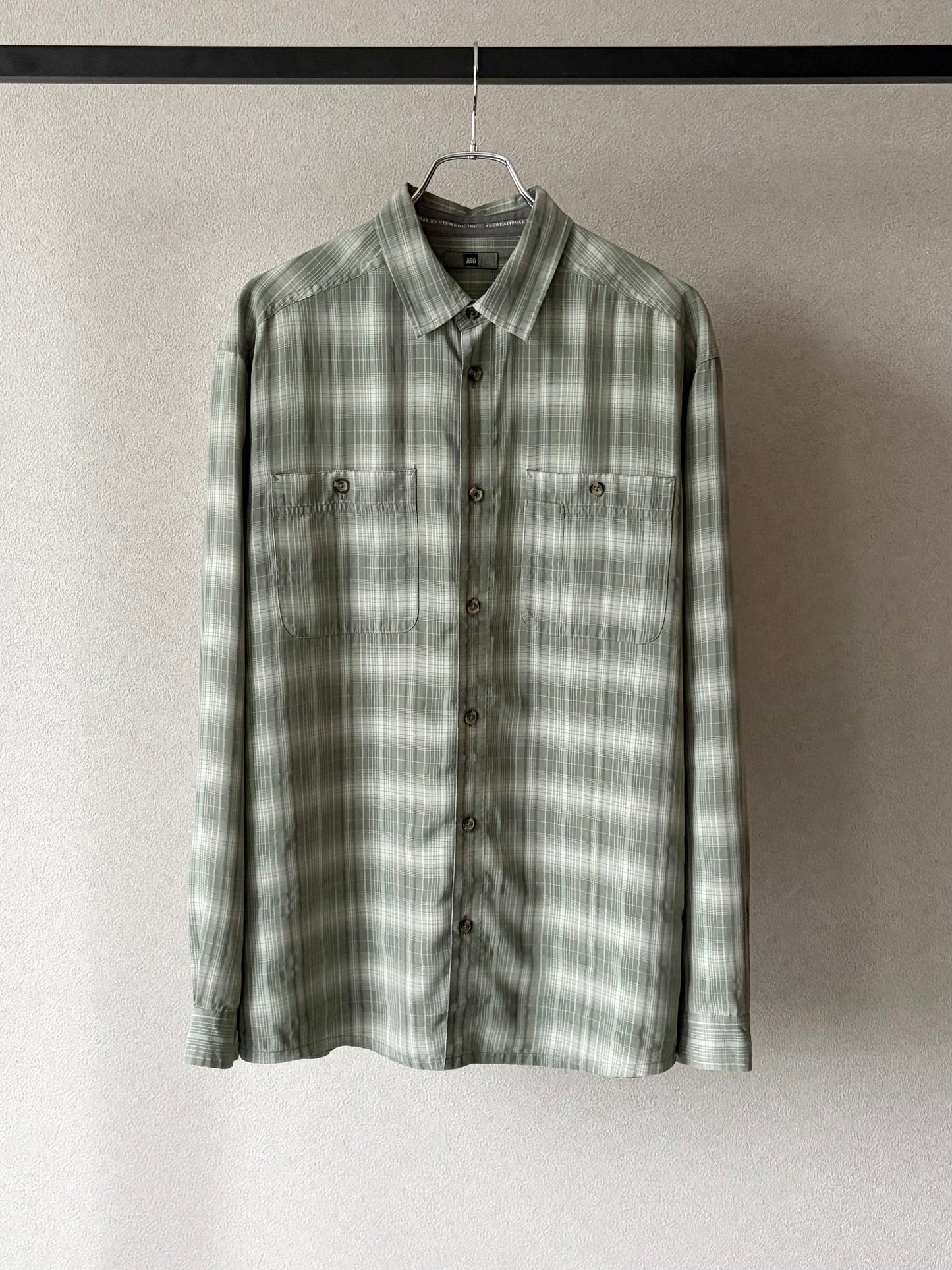 00's REI rayon shirt