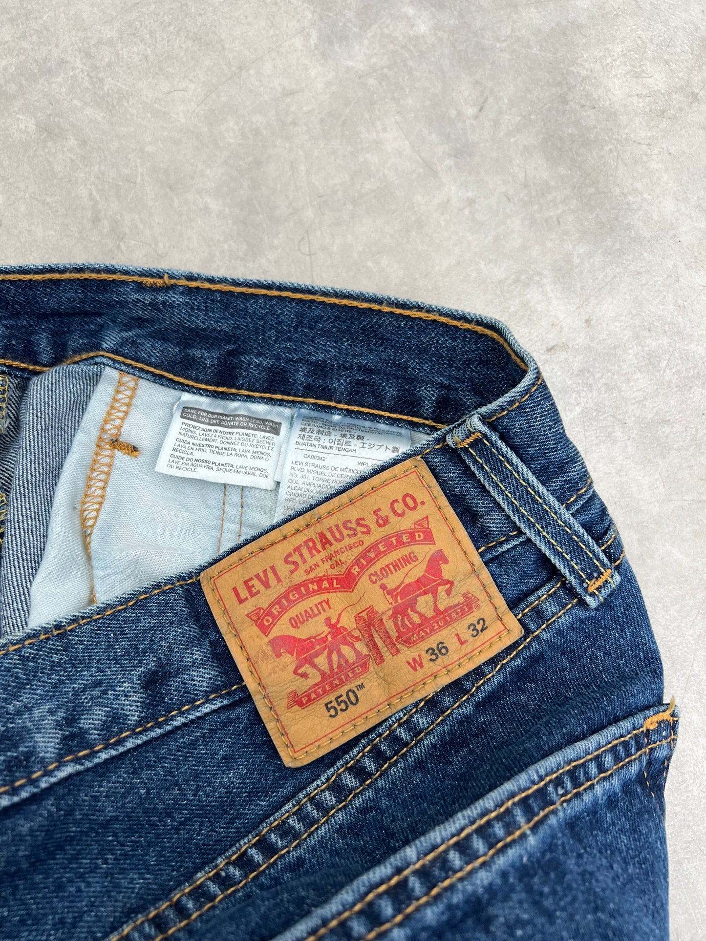 00's Levi's 550 denim pants