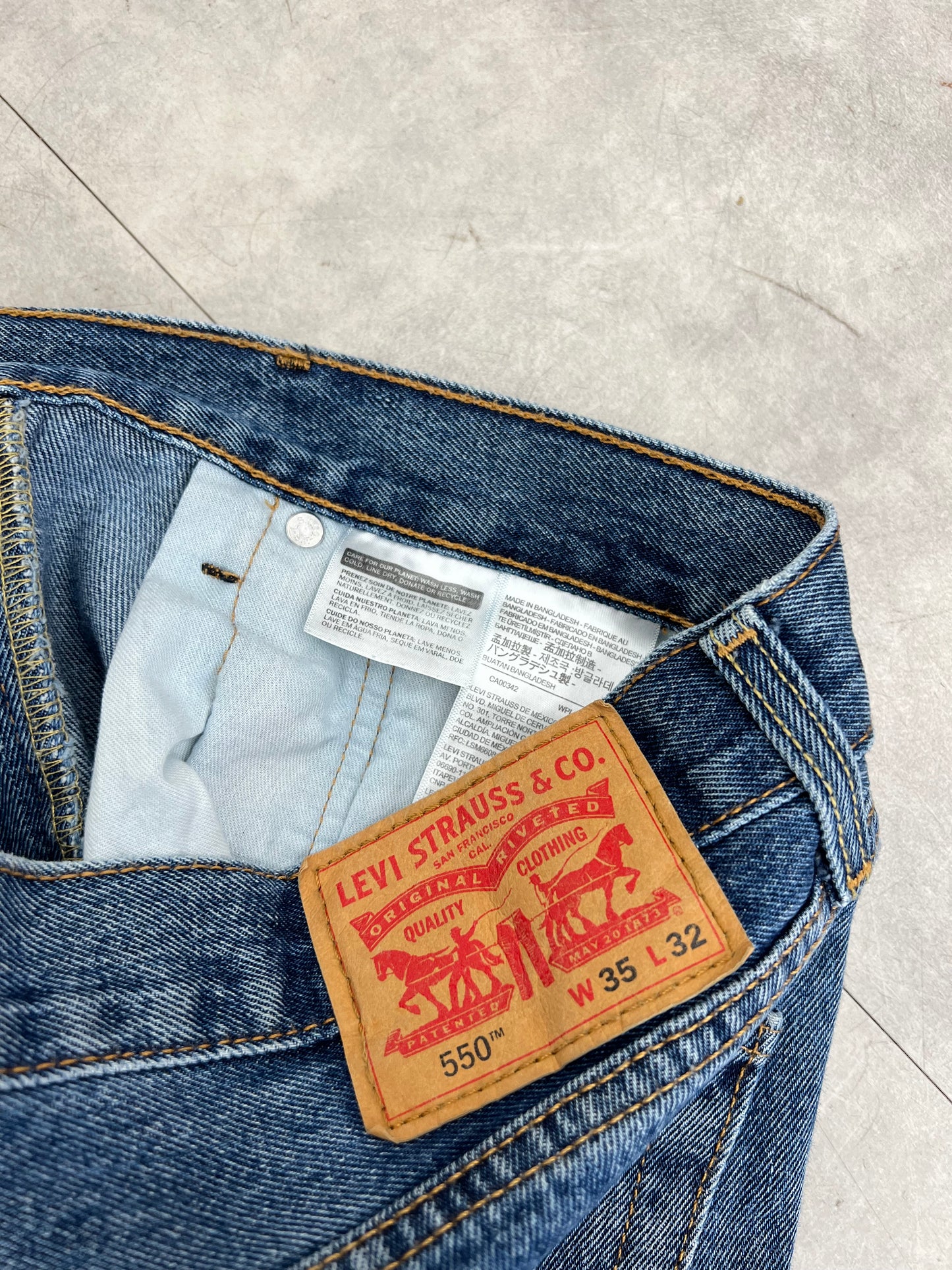 00's Levi's 550 denim pants