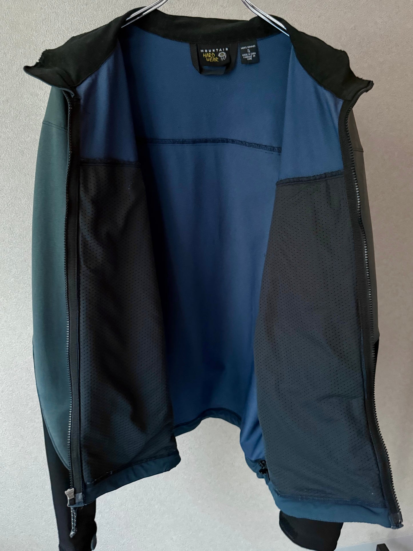 00's MOUNTAIN HARDWEAR softshell jacket