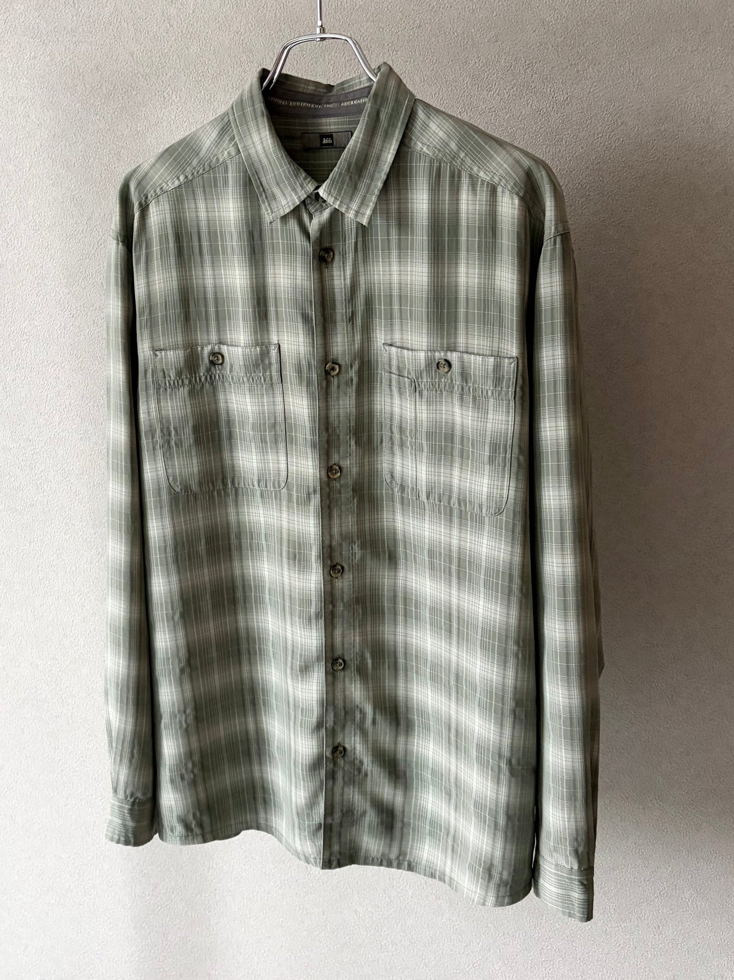 00's REI rayon shirt
