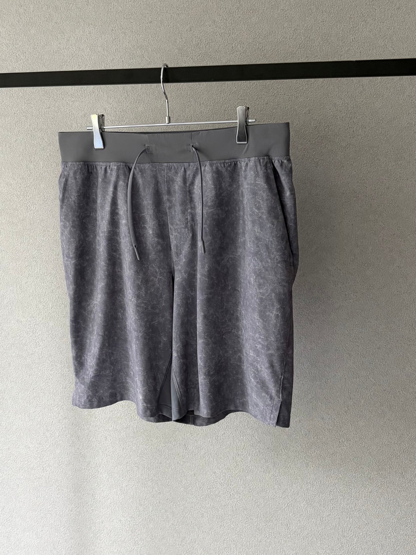 10's lululemon shorts