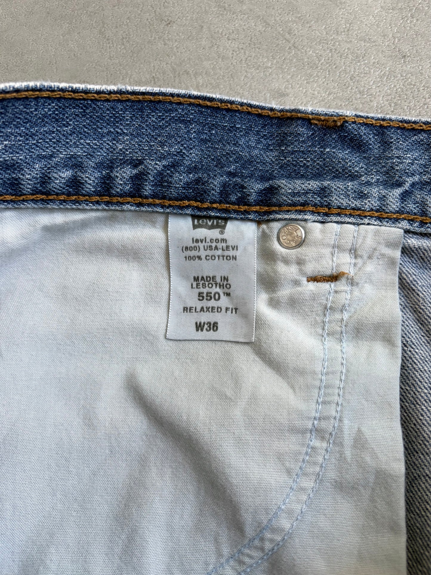 00's Levi's 550 denim shorts