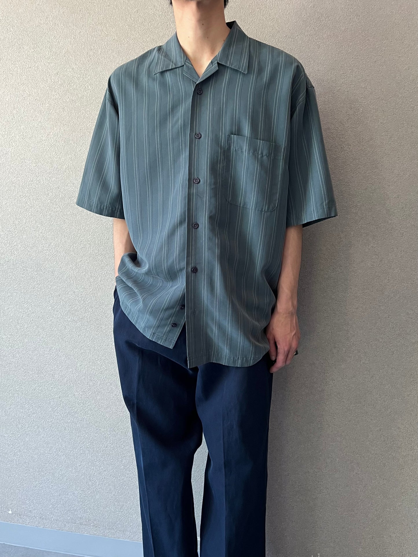 00's haggar open collar shirt