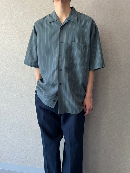 00's haggar open collar shirt