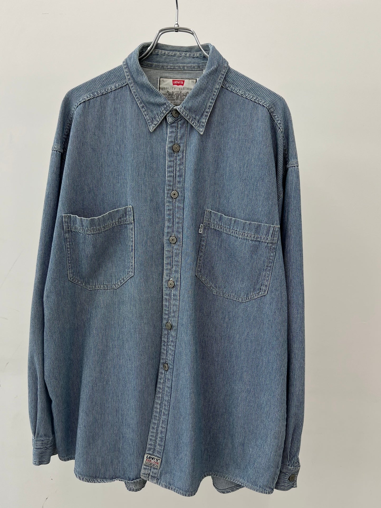 90's Levi's denim shirt
